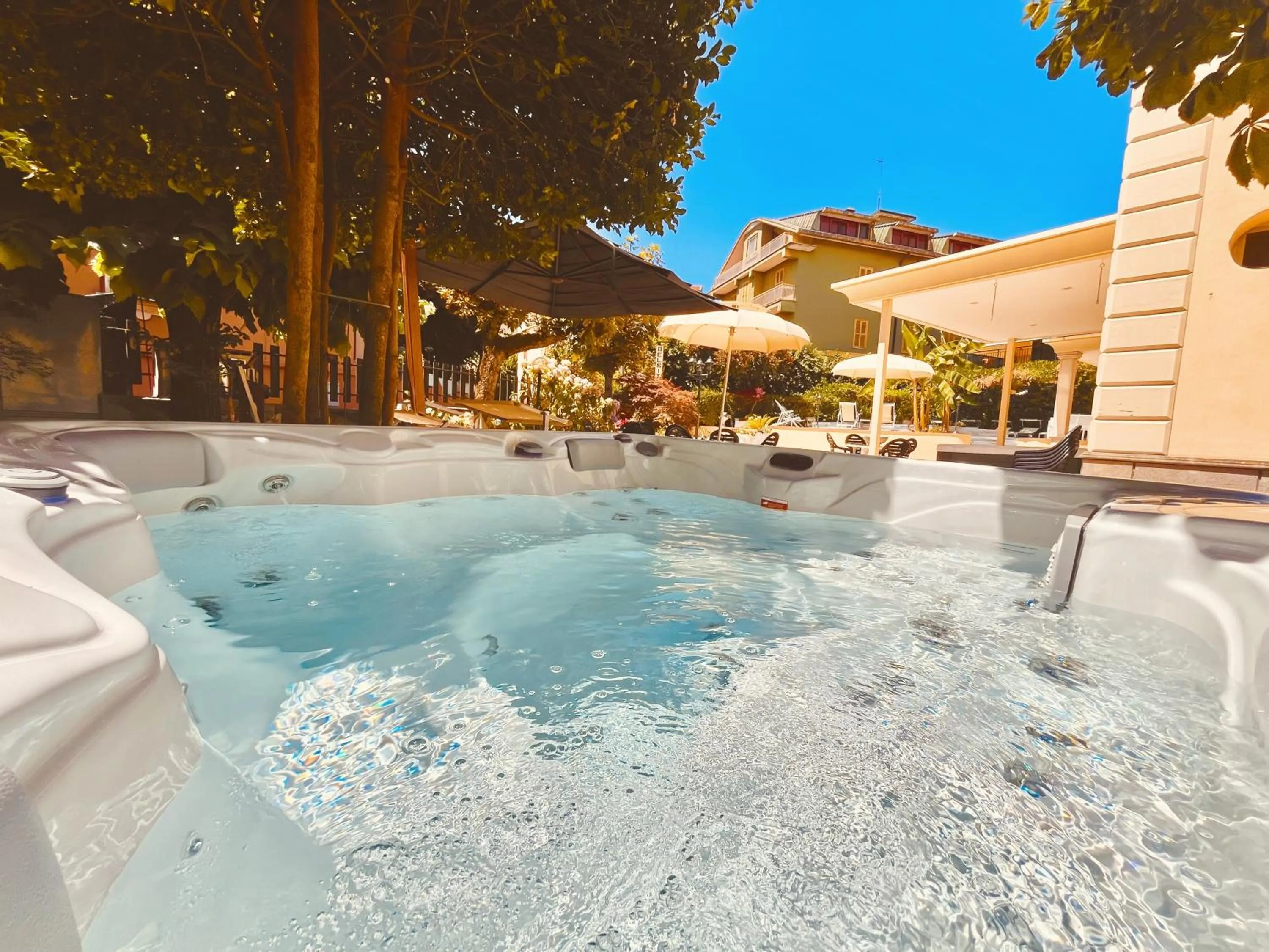 Hot Tub in Hotel Belsito Wellness & Spa