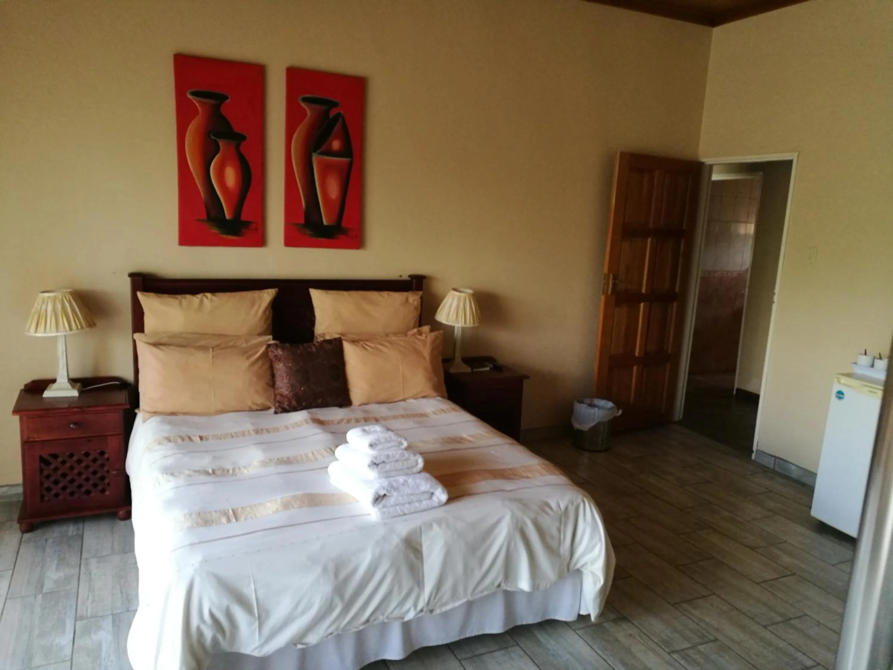 Photo of the whole room, Bed in Krige Lodge B&B