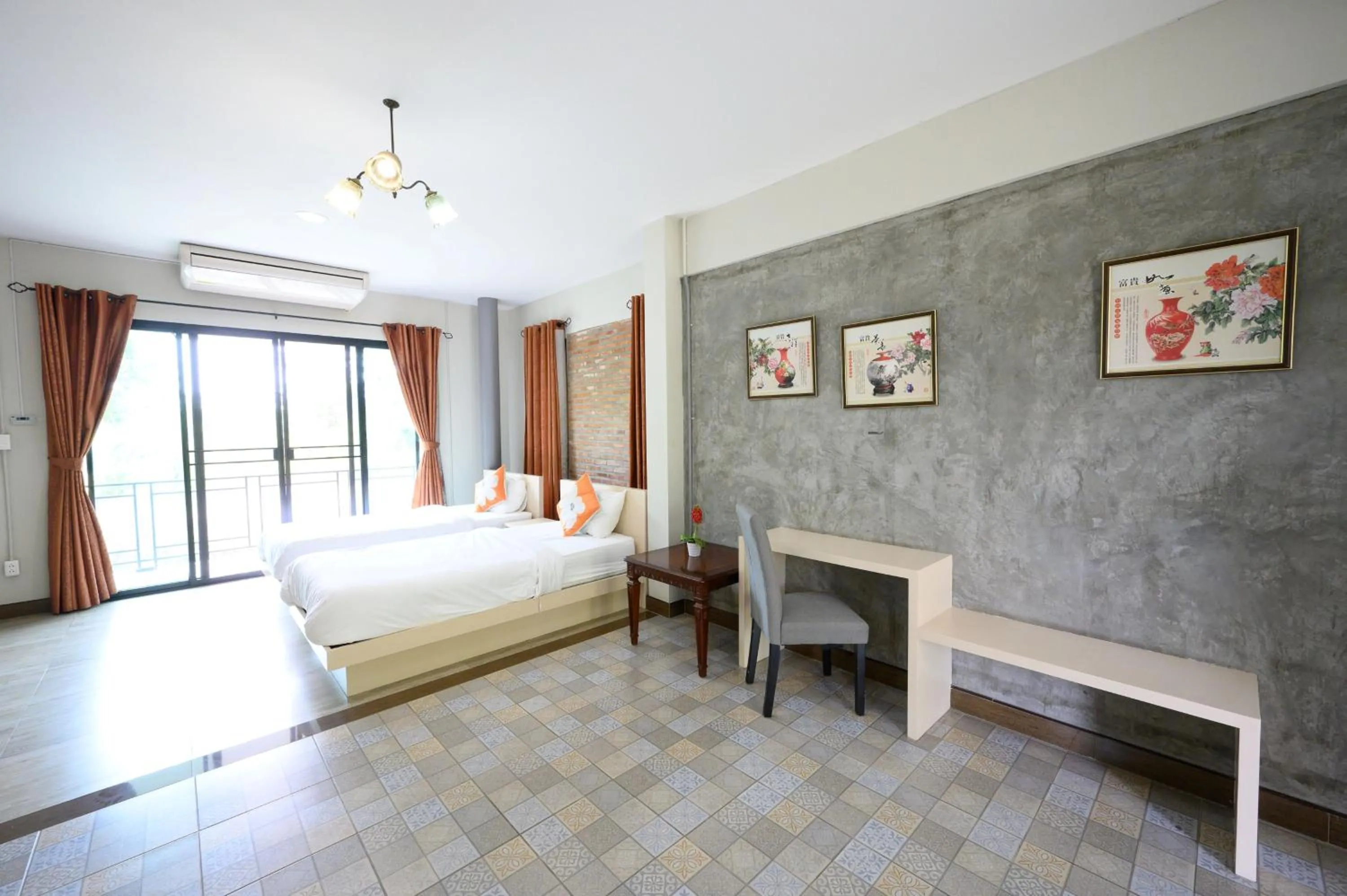 Photo of the whole room, Bed in Busaya Resort & Cuisine