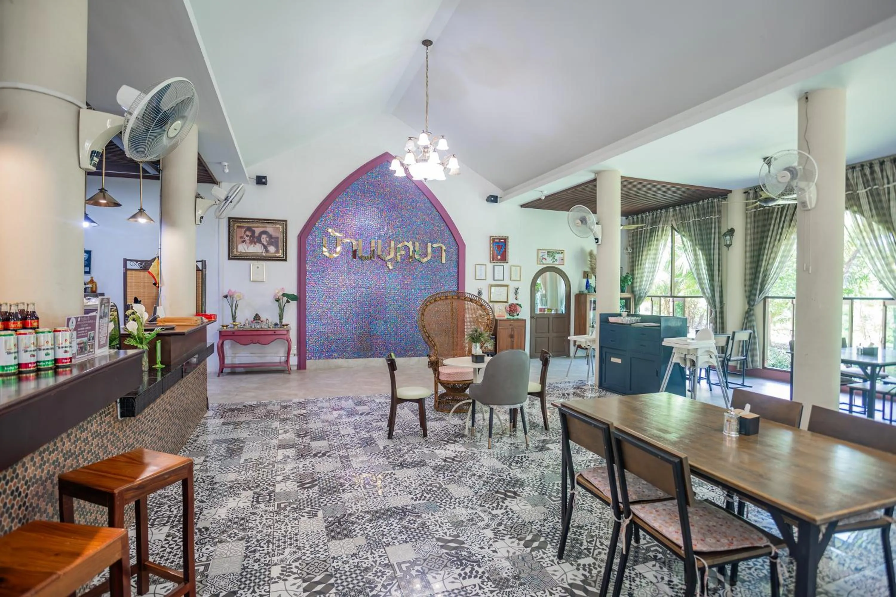 Restaurant/places to eat in Busaya Resort & Cuisine