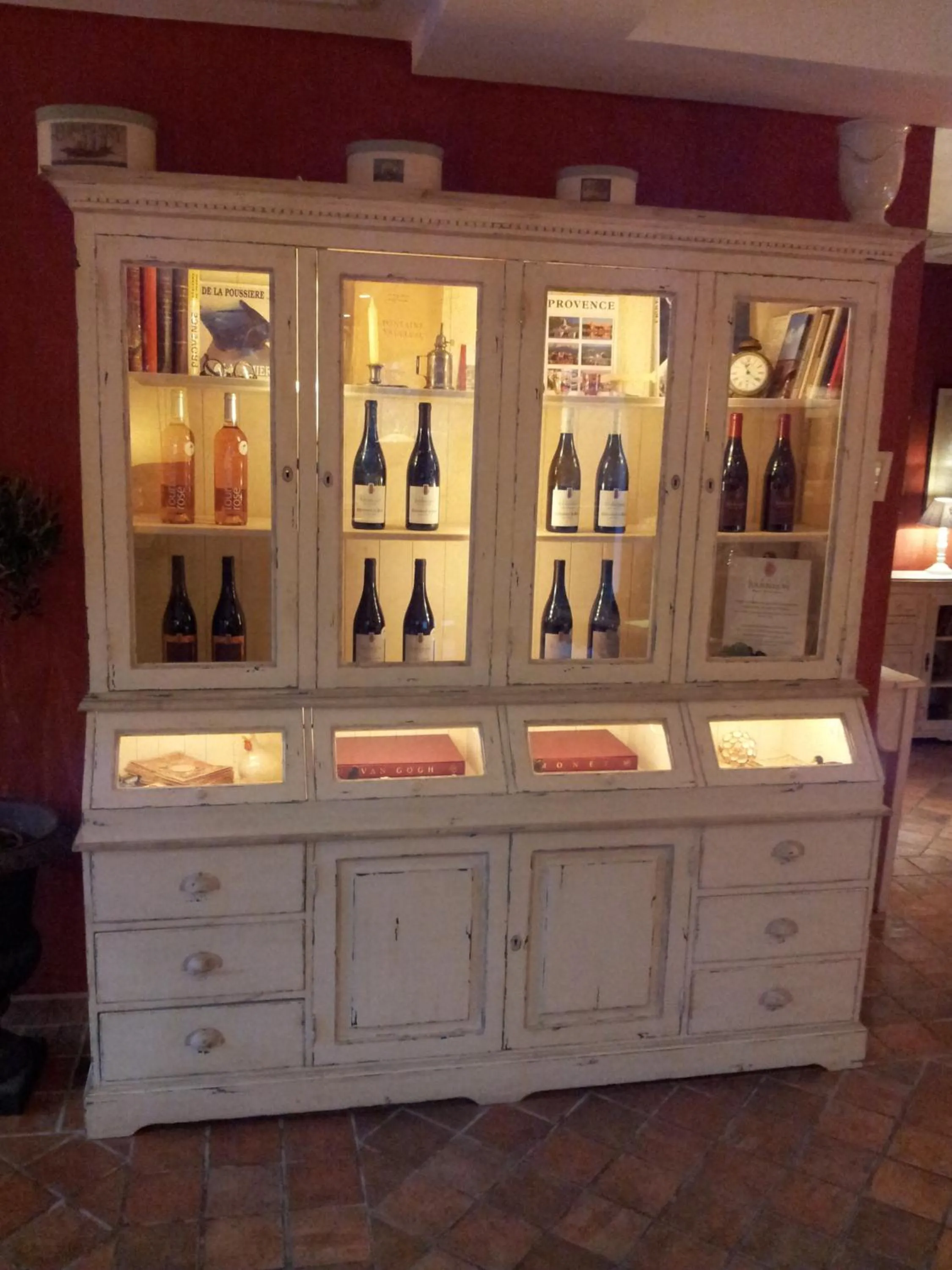 Food and drinks in Hotel du Poète