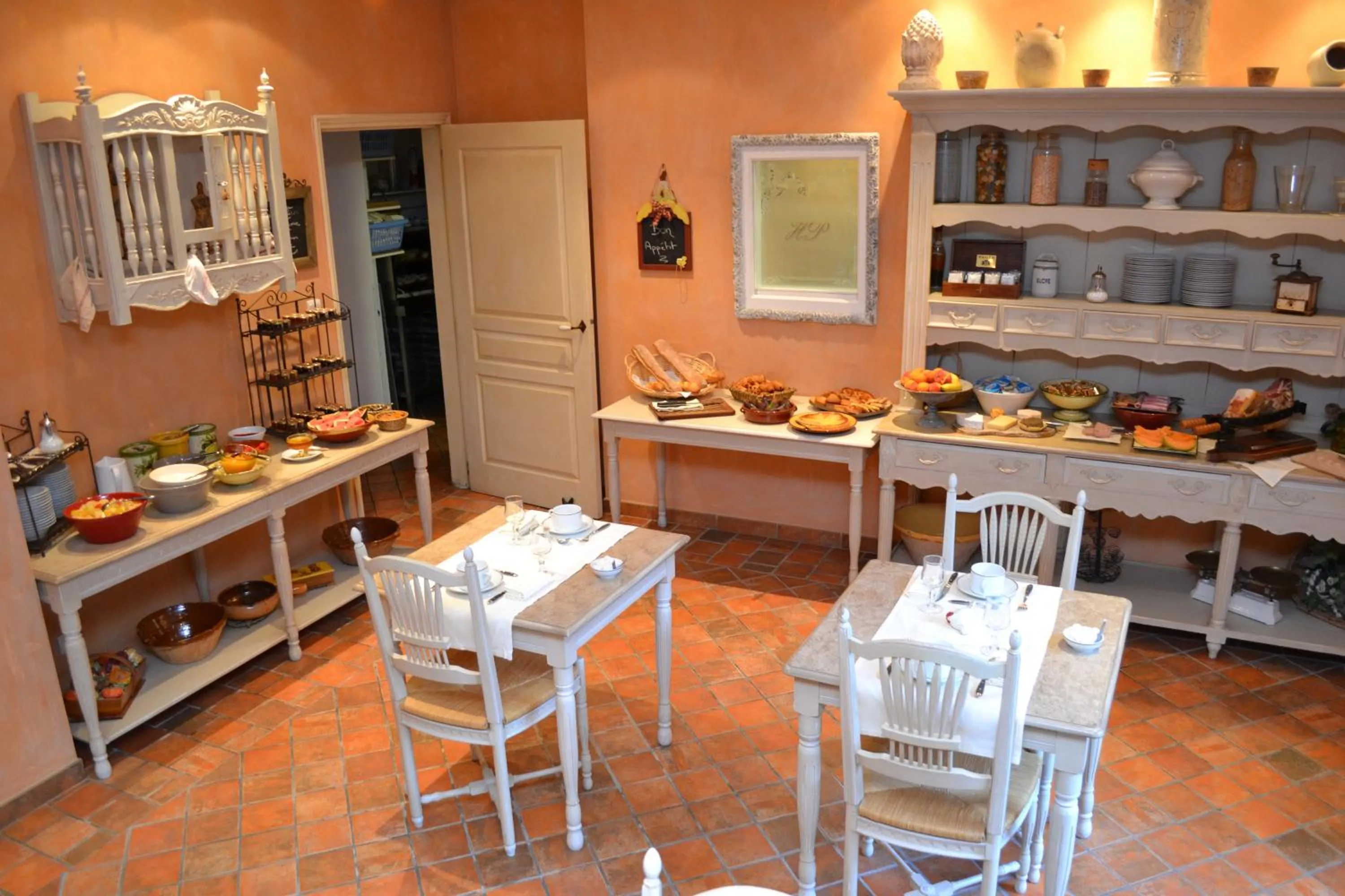 Buffet breakfast in Hotel du Poète