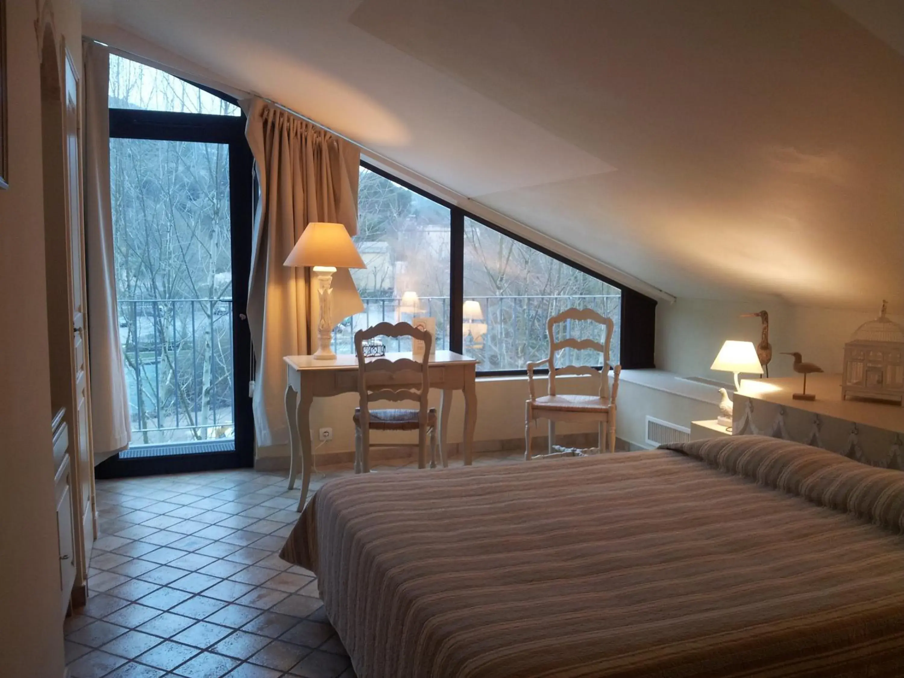 Deluxe Double Room - Attic Symphony in Hotel du Poète Deluxe Double Room - Attic Symphony in Hotel du Poète