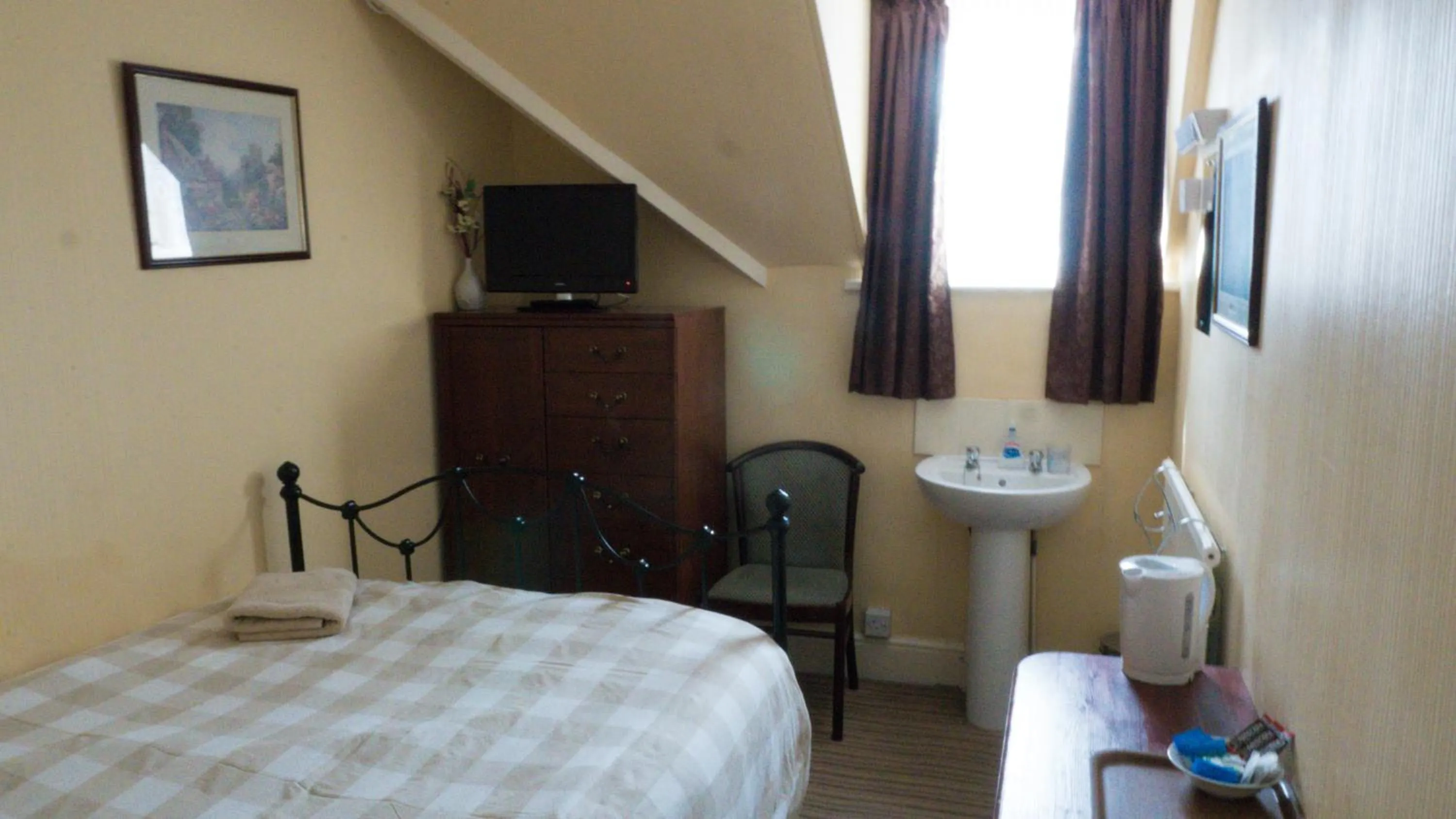 Bedroom in Chandos Premier Folkestone (Channel Tunnel) Hotel