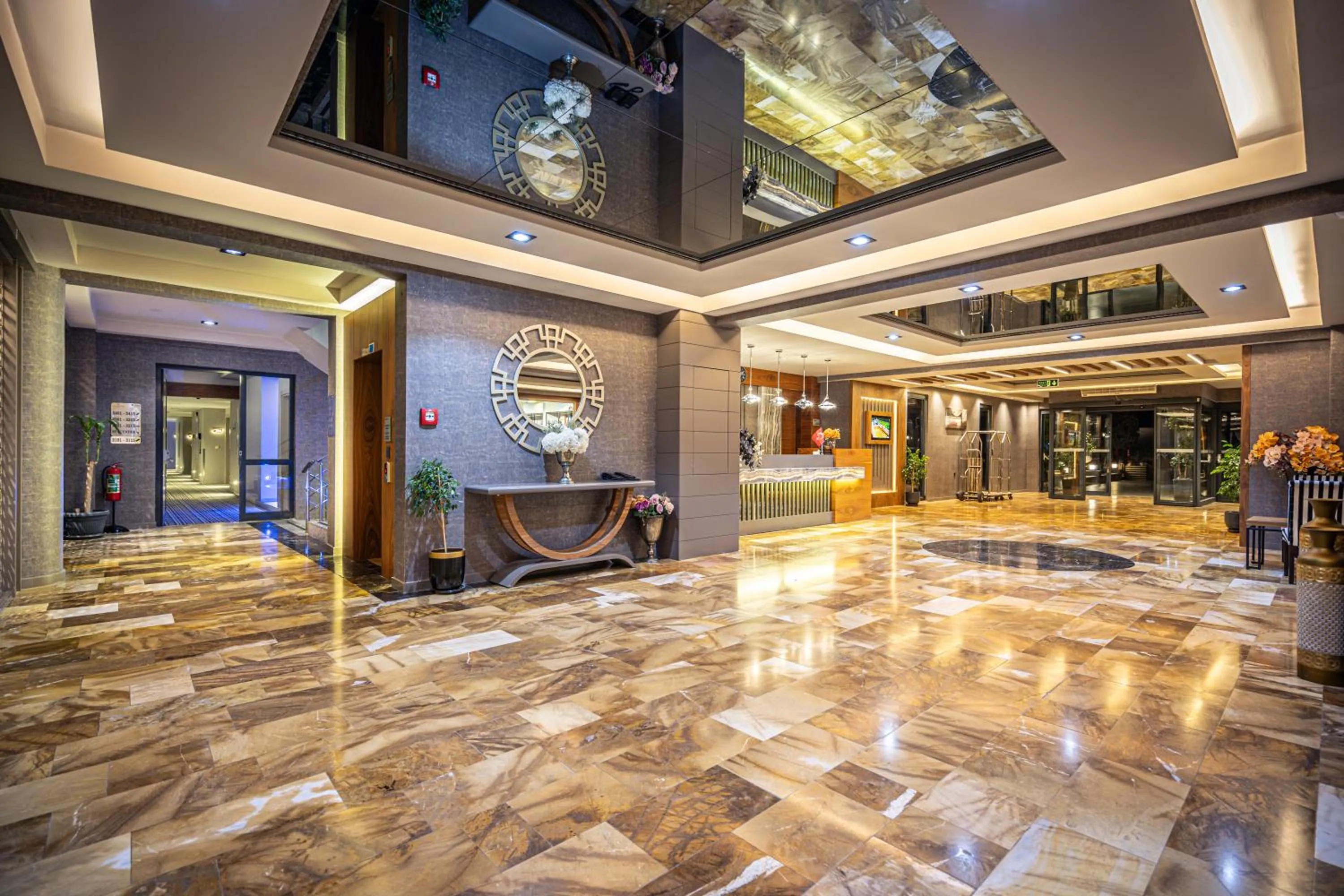 Lobby or reception in Hierapark Thermal & SPA Hotel