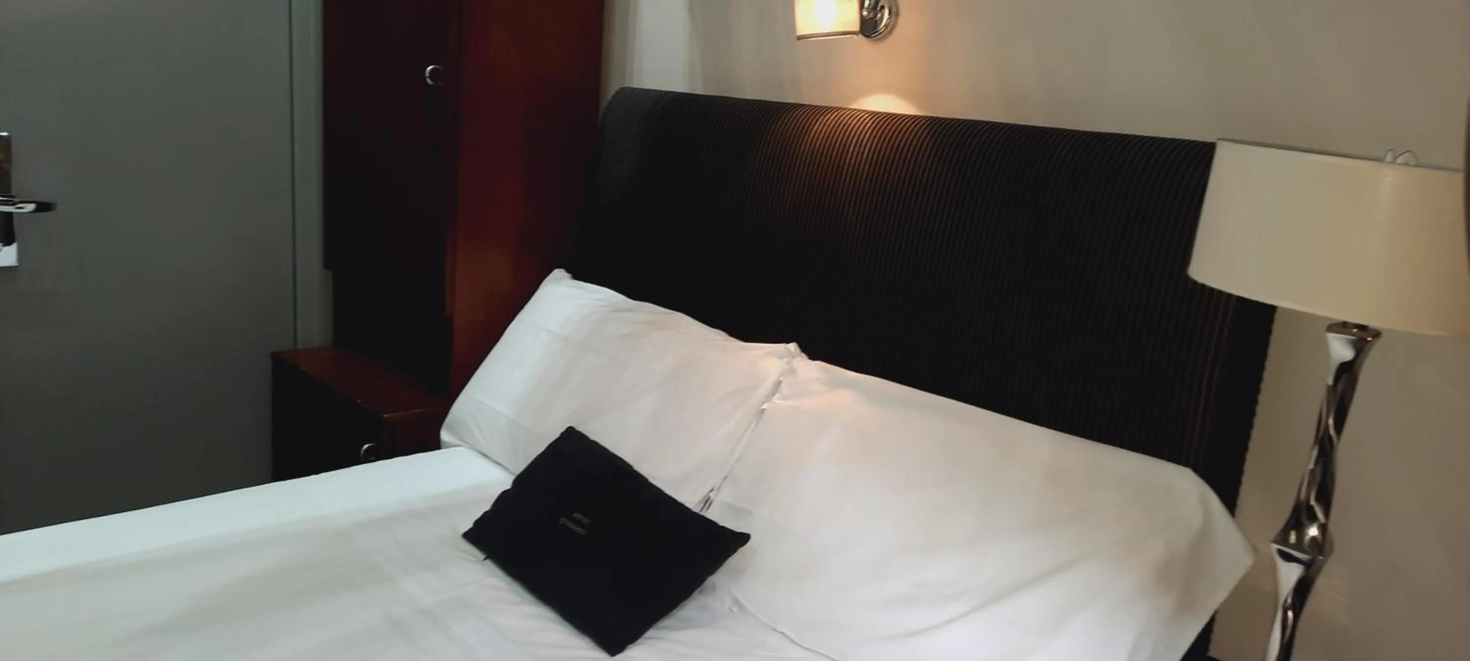 Bed in Hotel Giuggioli