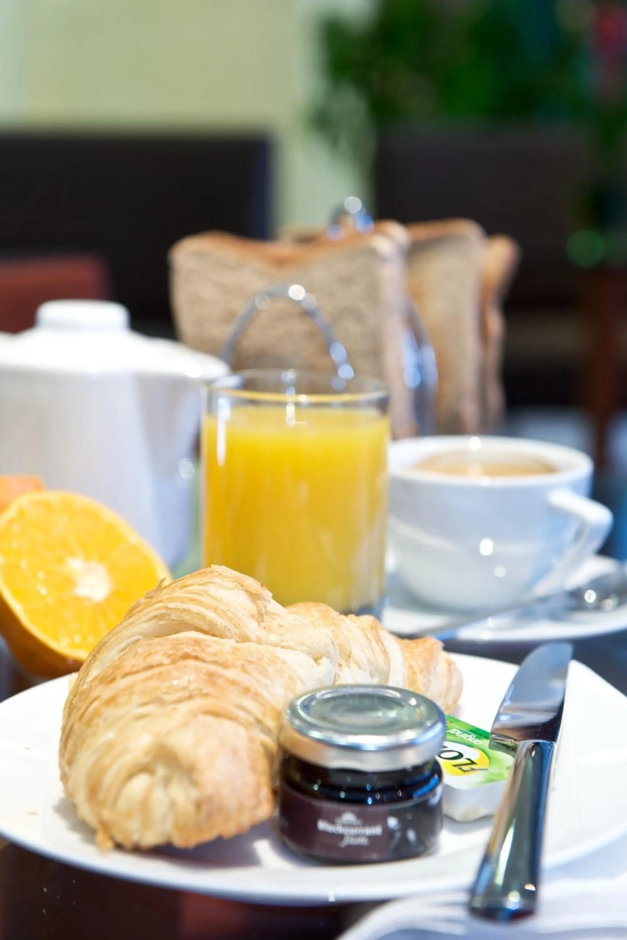 Food and drinks in Fraser Place Canary Wharf