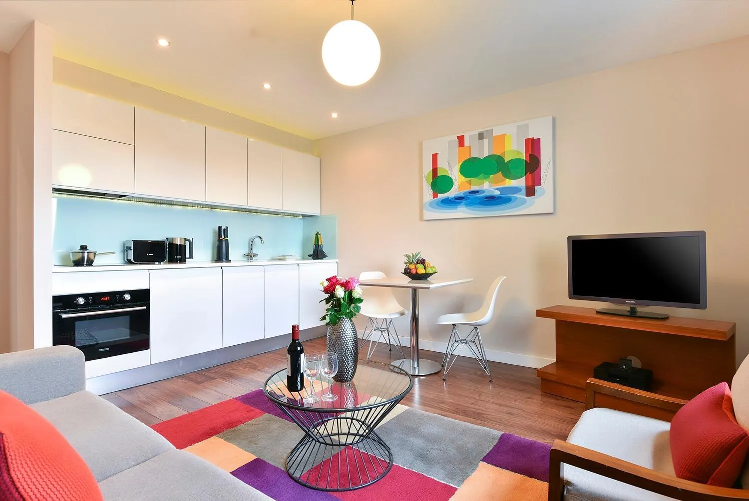 Kitchen or kitchenette in Fraser Place Canary Wharf