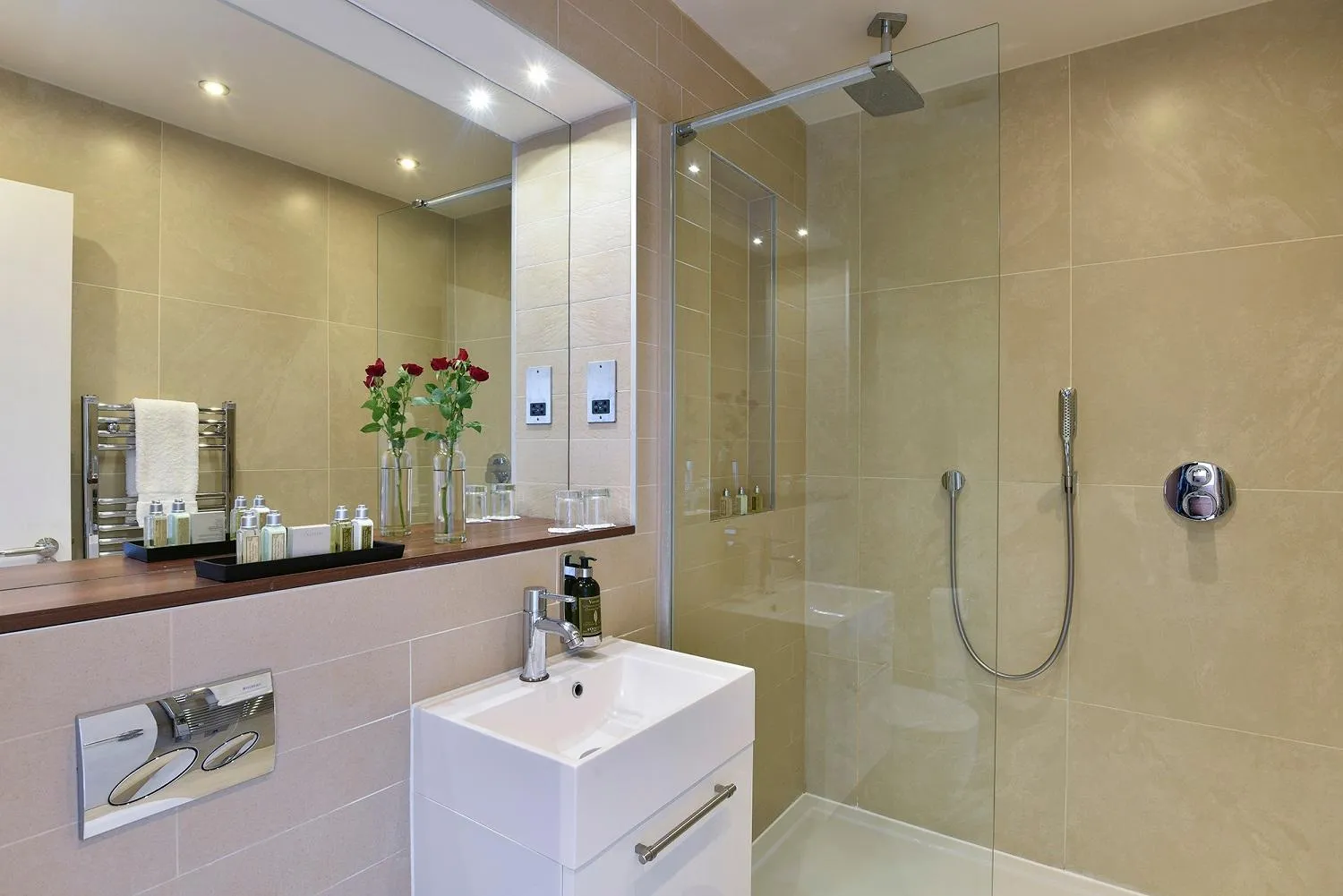 Bathroom in Fraser Place Canary Wharf