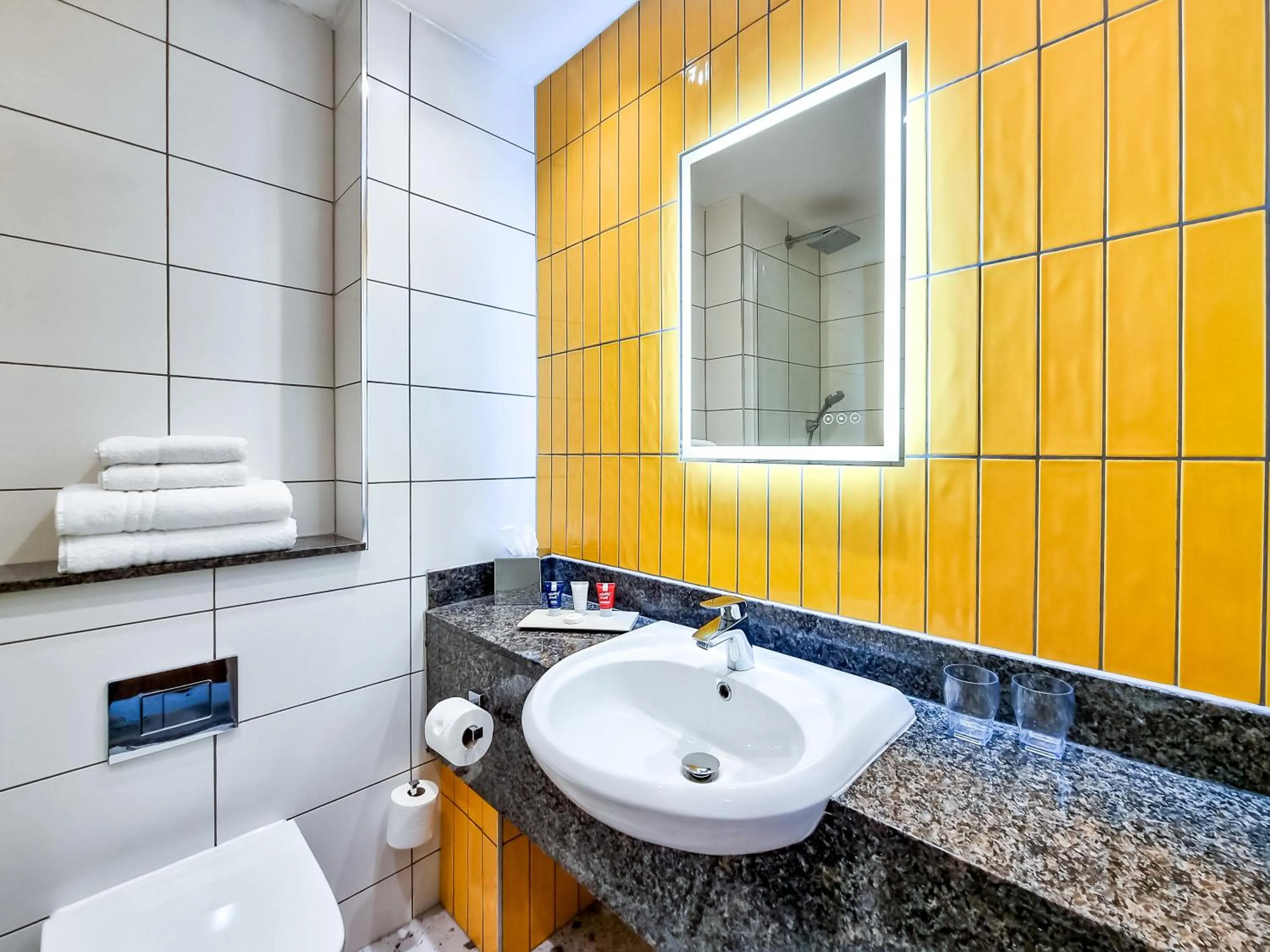 Bathroom in Cedar Court Hotel Huddersfield