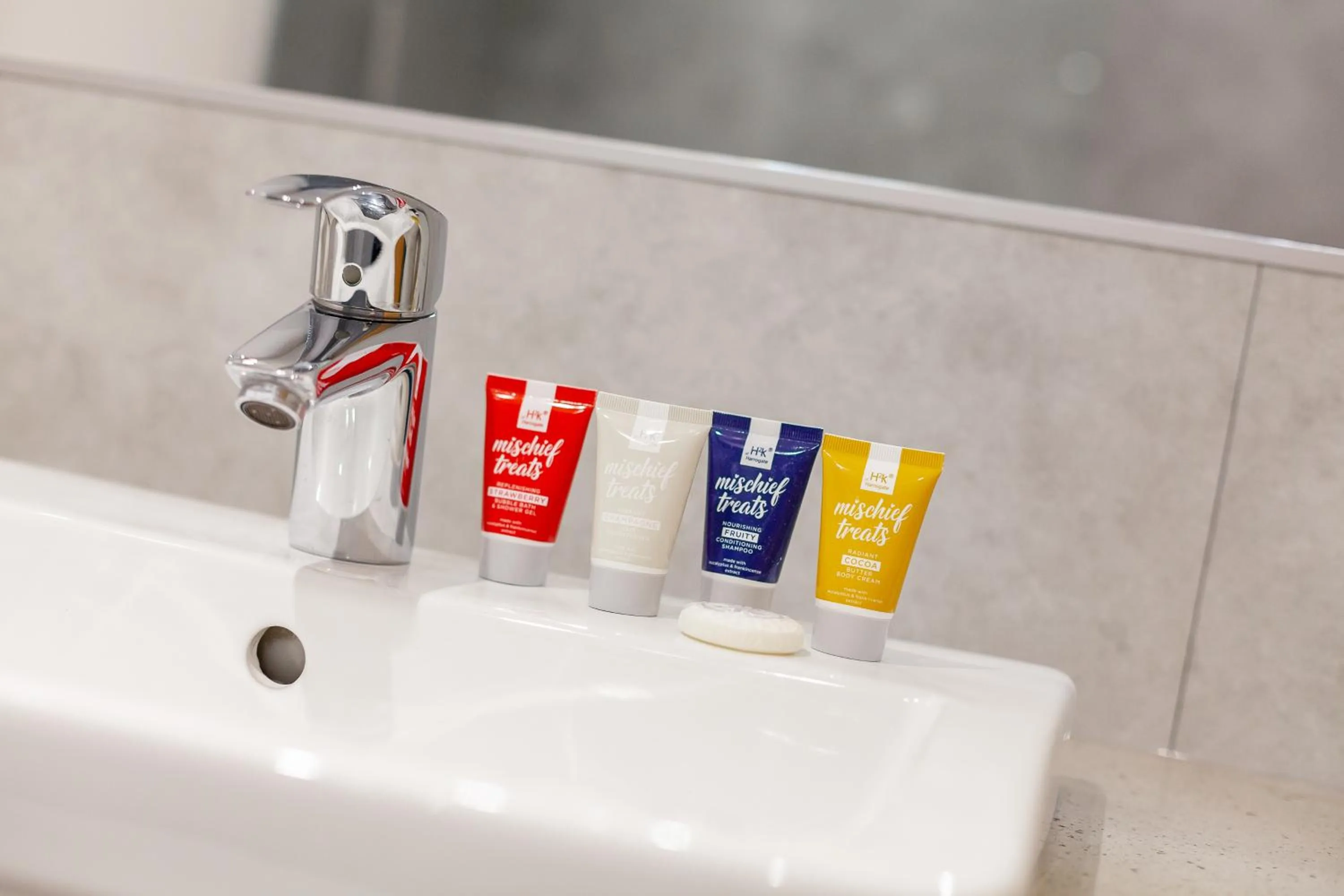 Bathroom in Cedar Court Hotel Huddersfield