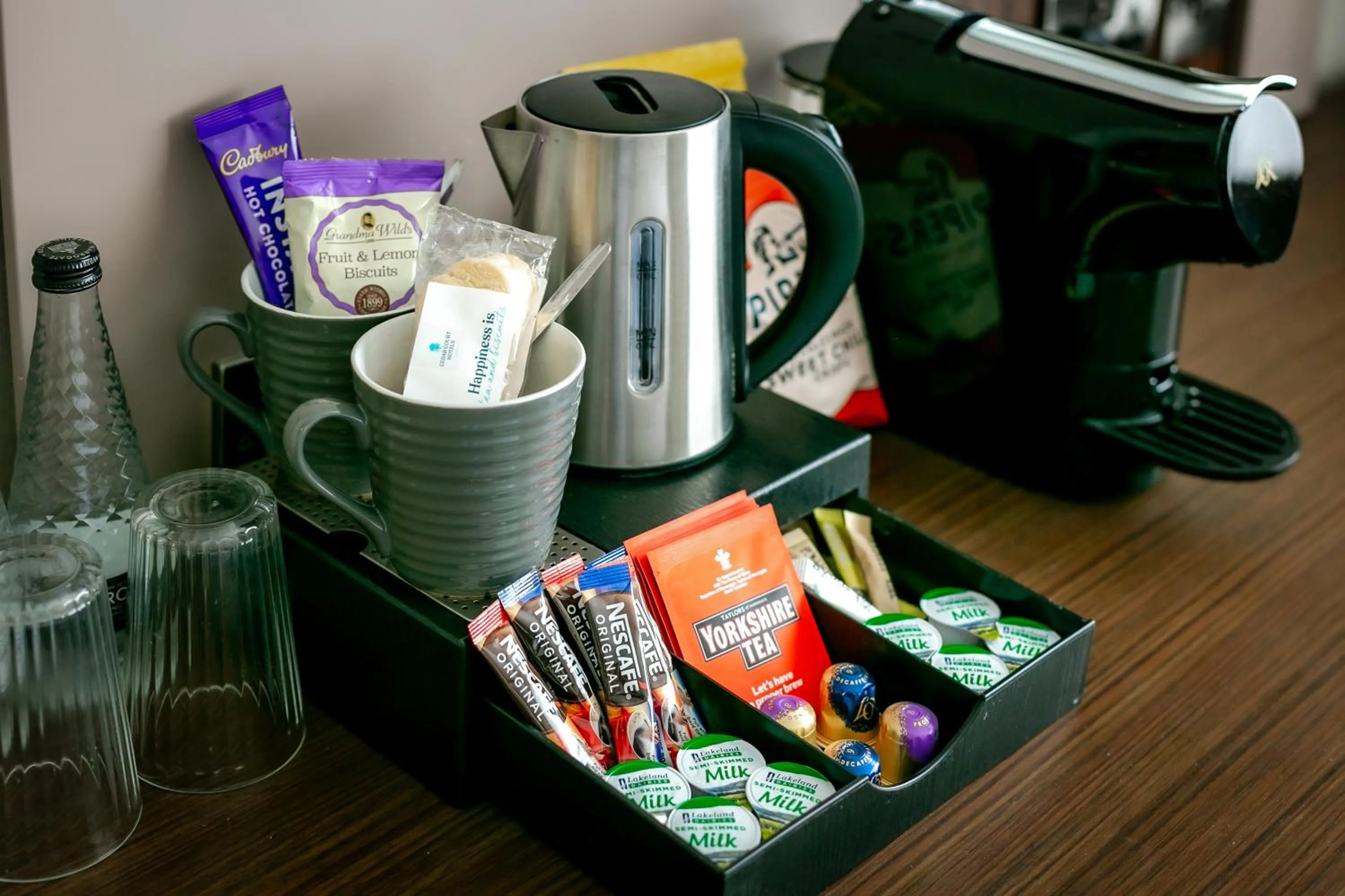 Coffee/tea facilities in Cedar Court Hotel Huddersfield