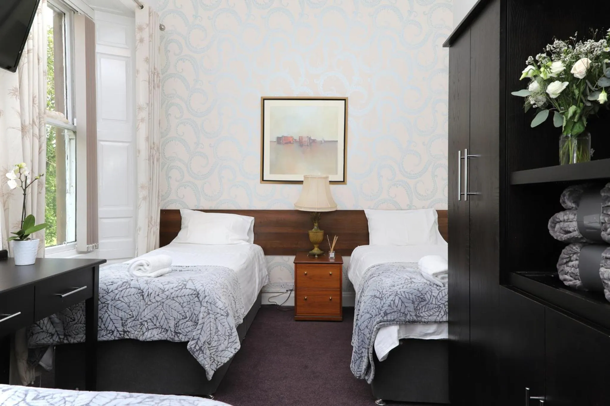 Photo of the whole room, Bed in Park View House