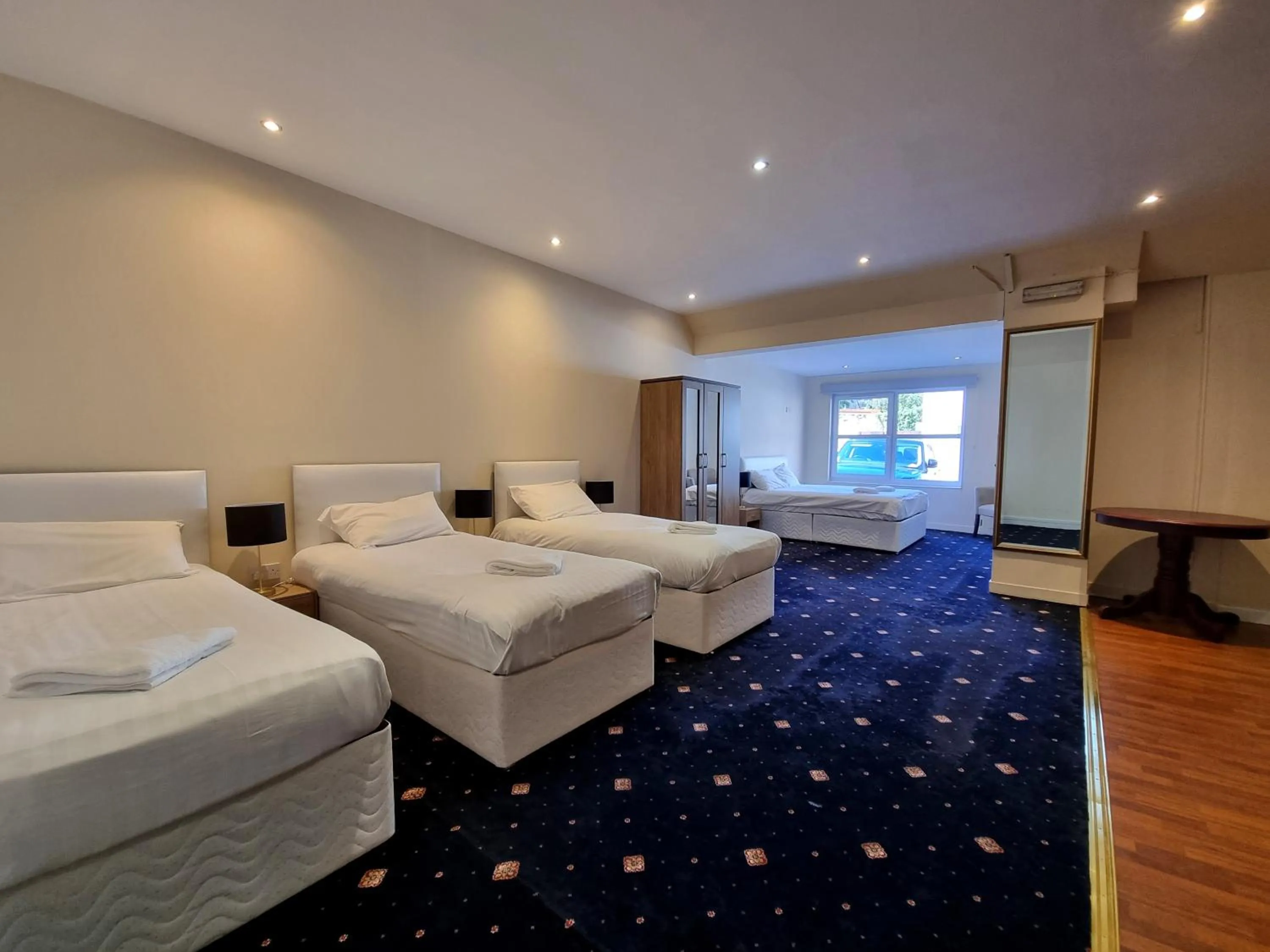 Photo of the whole room, Bed in Park View House