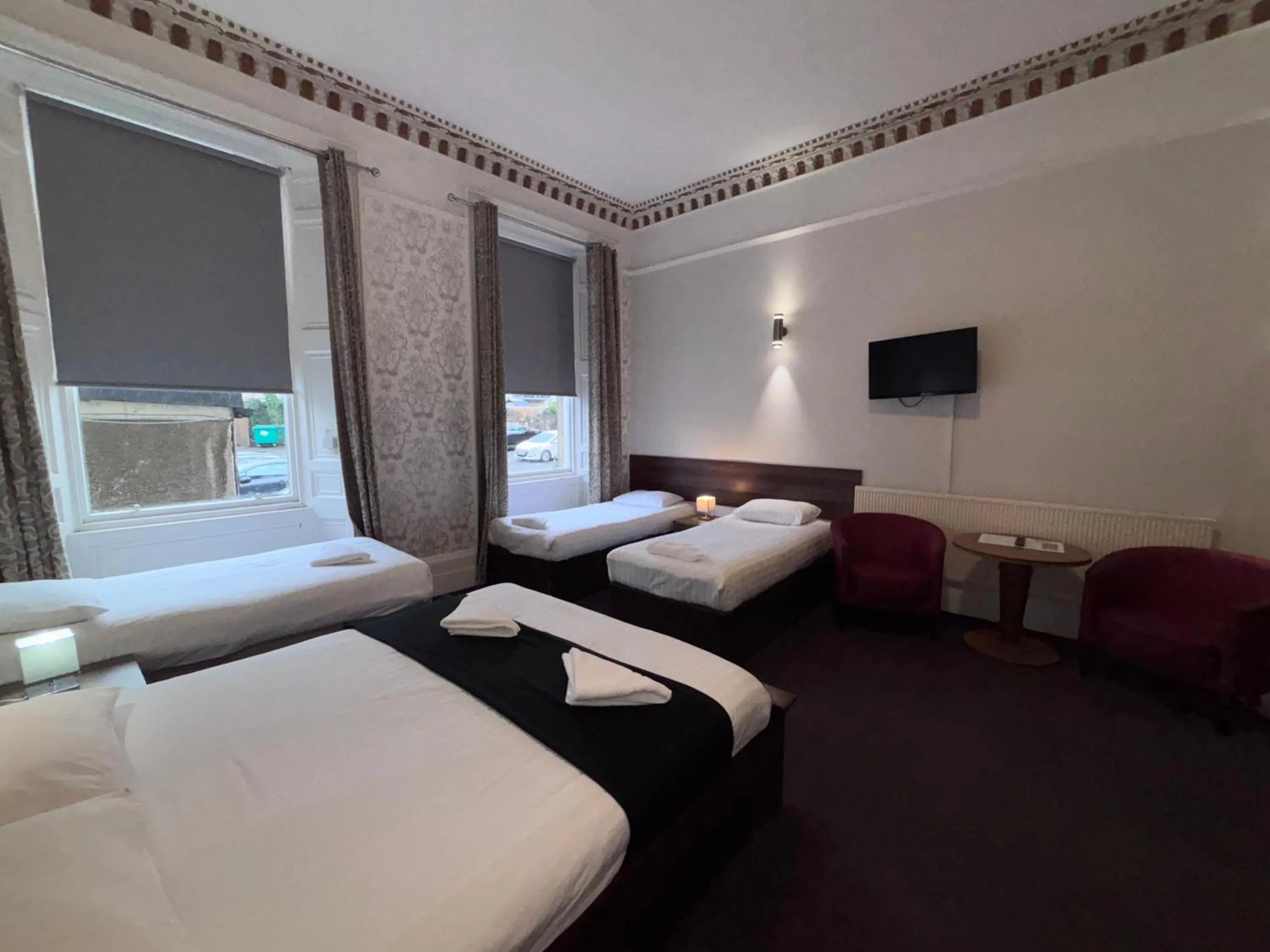 Bedroom, Bed in Park View House