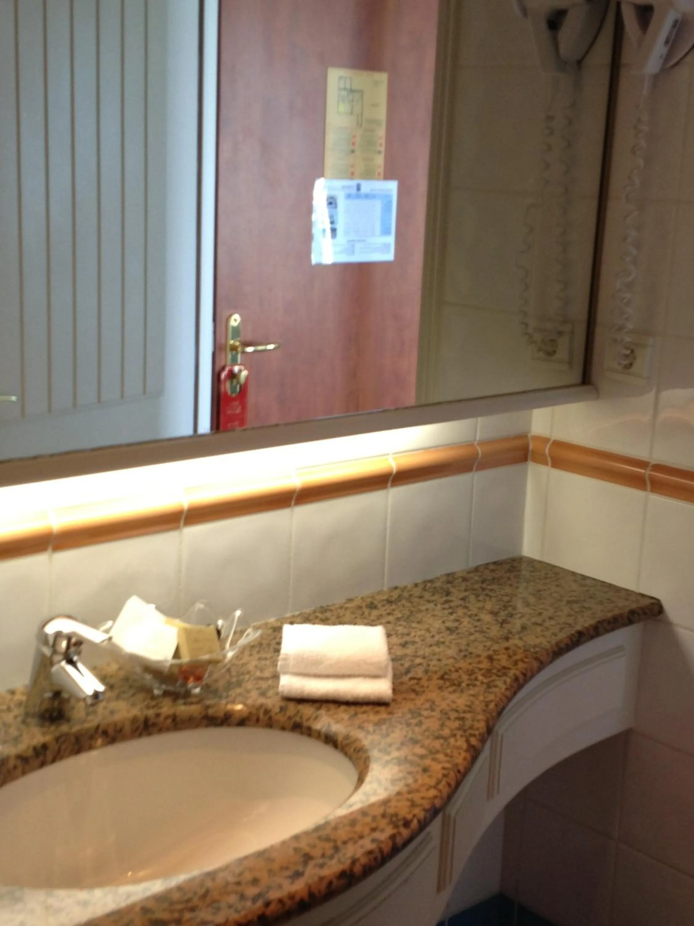 Bathroom in Le Querrien