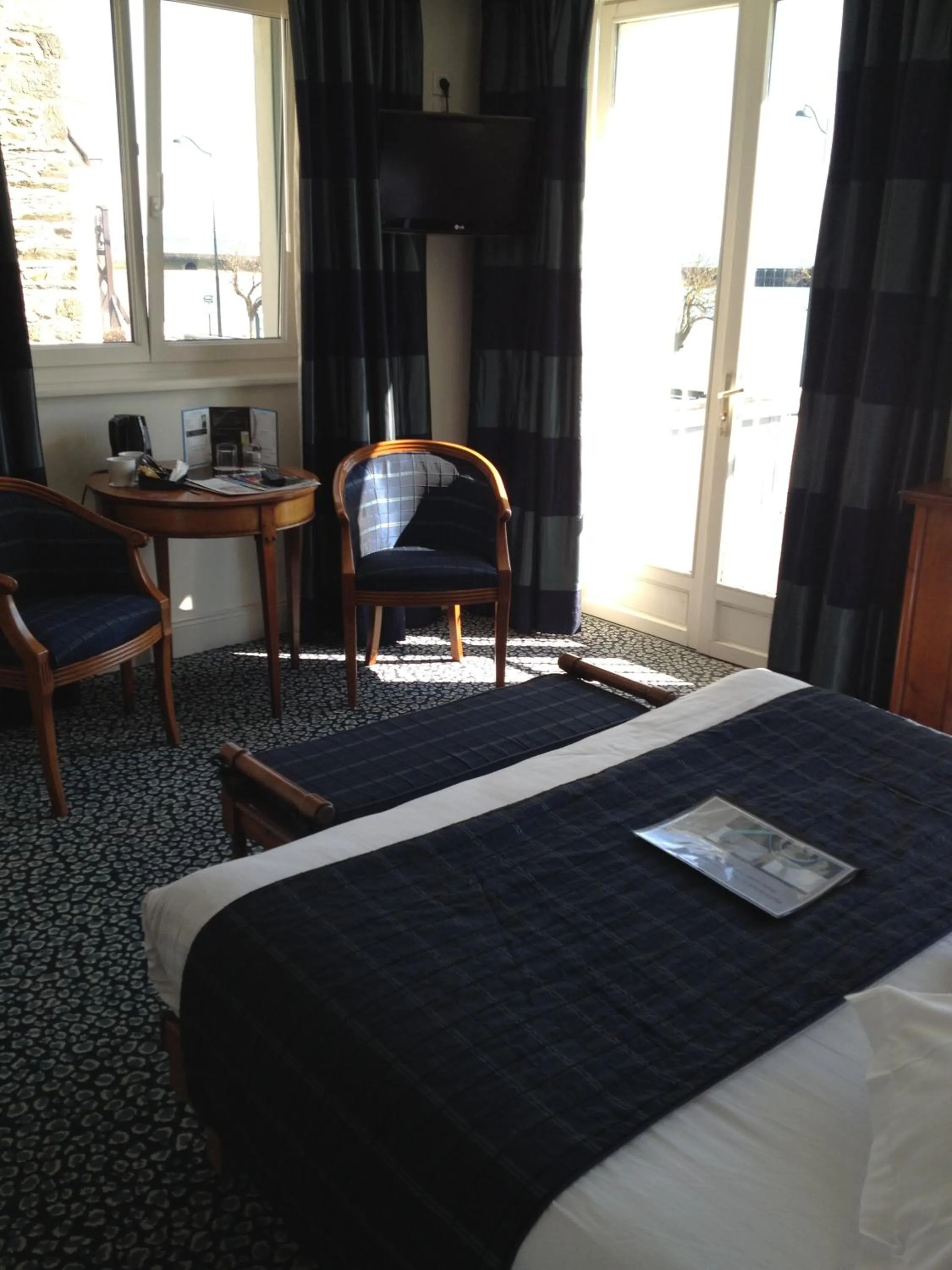 Photo of the whole room, Bed in Le Querrien