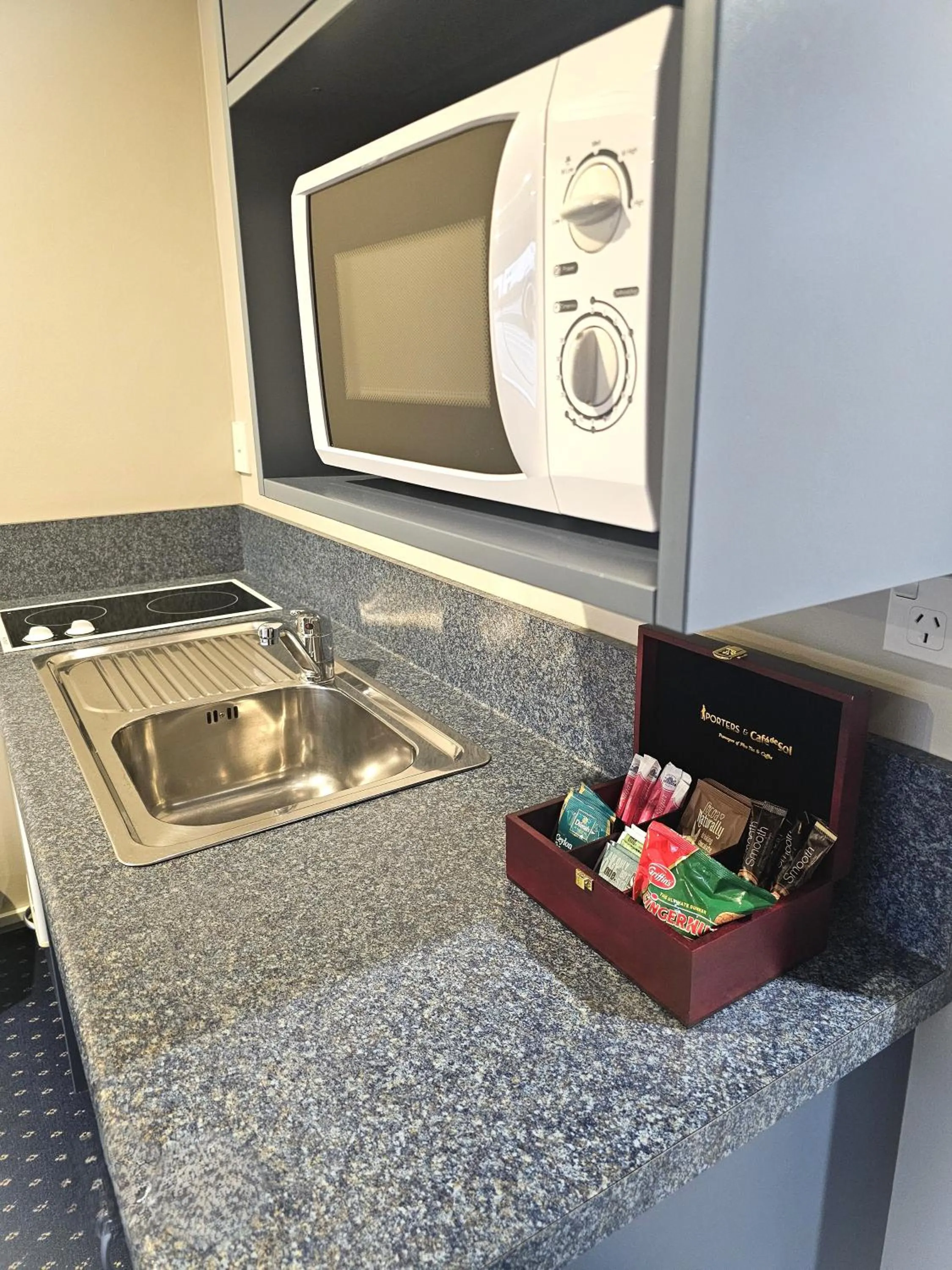 Bay City Motor Lodge