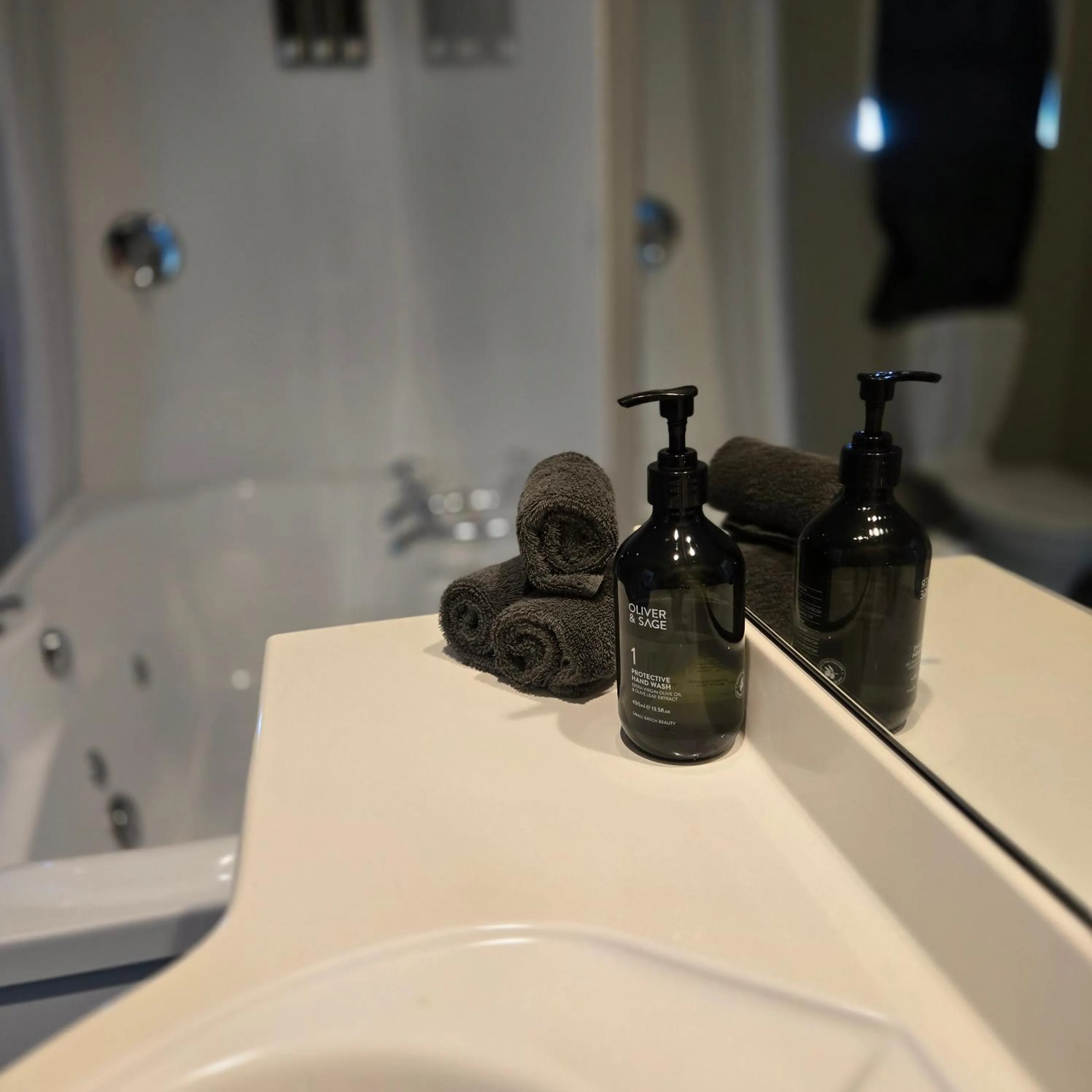 Bay City Motor Lodge