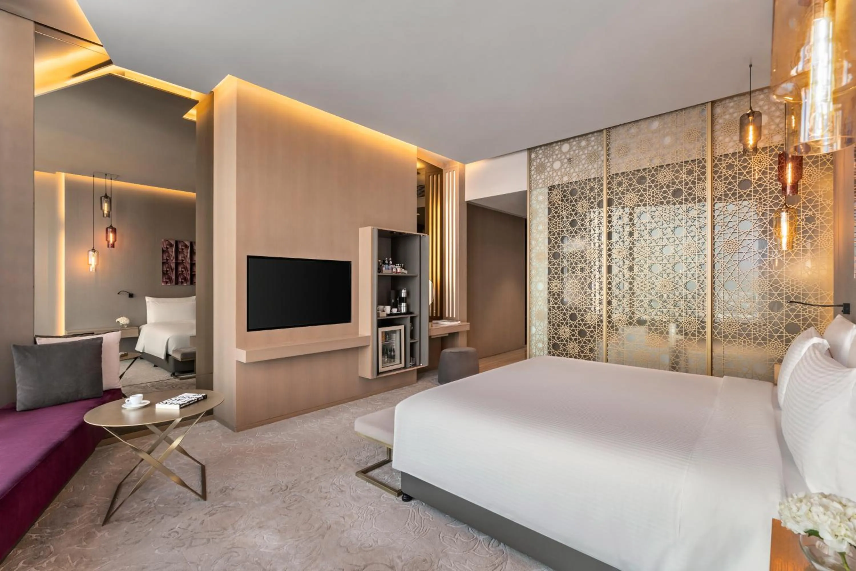 Communal lounge/ TV room, Bed in Rixos Premium Dubai JBR