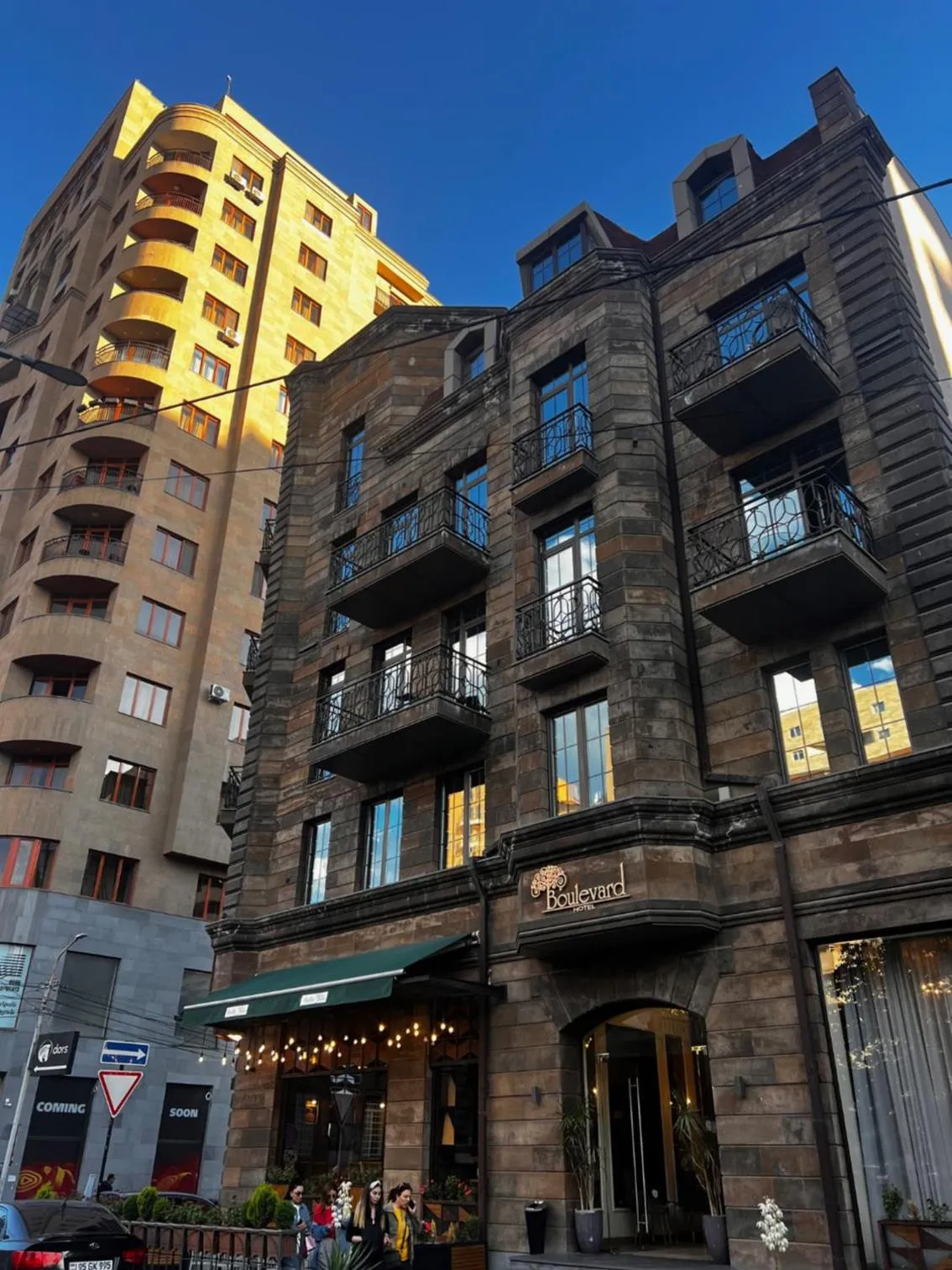 Property building in Boulevard Hotel