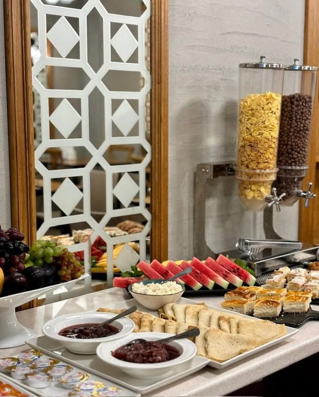 Breakfast in Boulevard Hotel