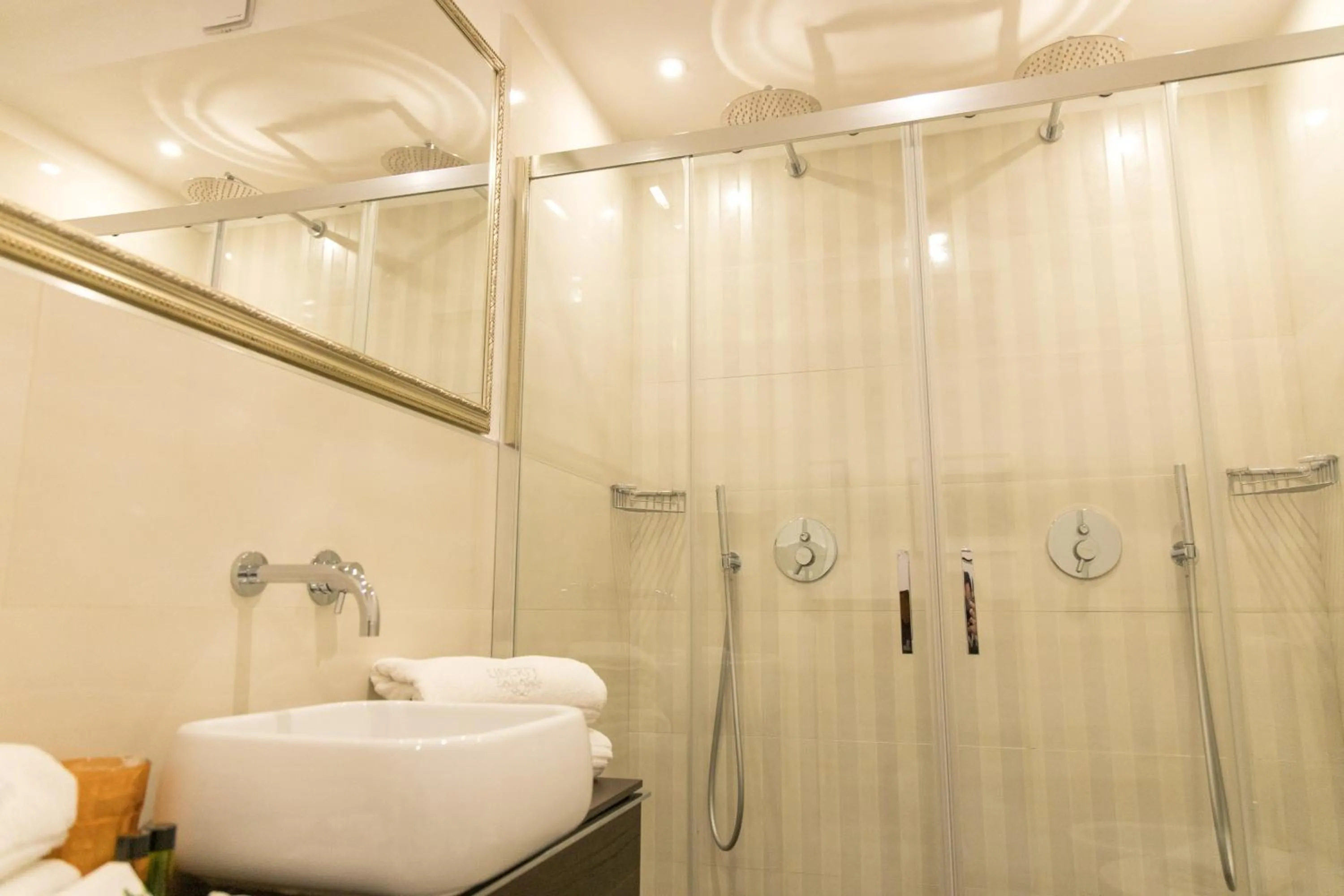 Shower in Liberty Palace