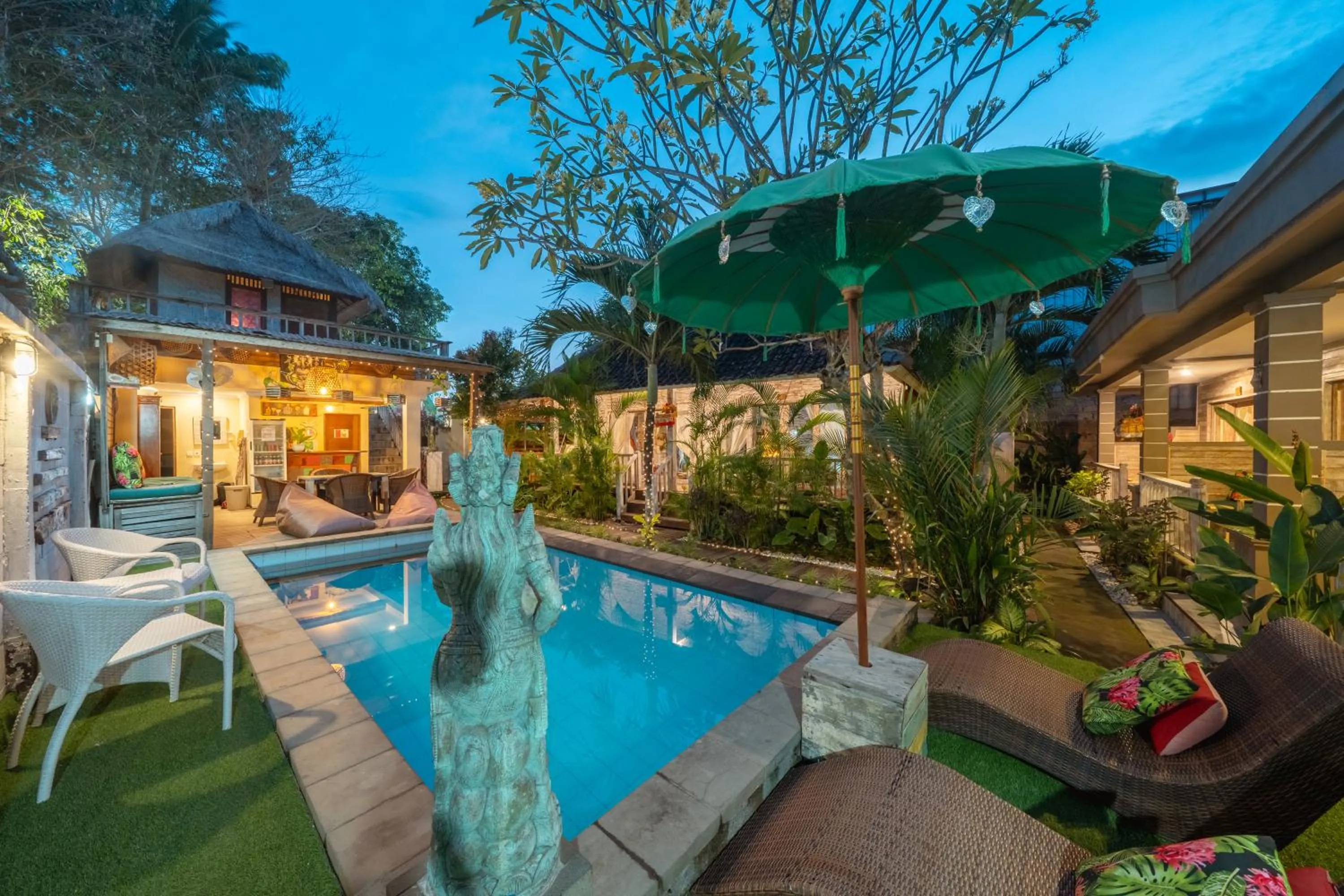 Swimming pool in Kakiang Guesthouse