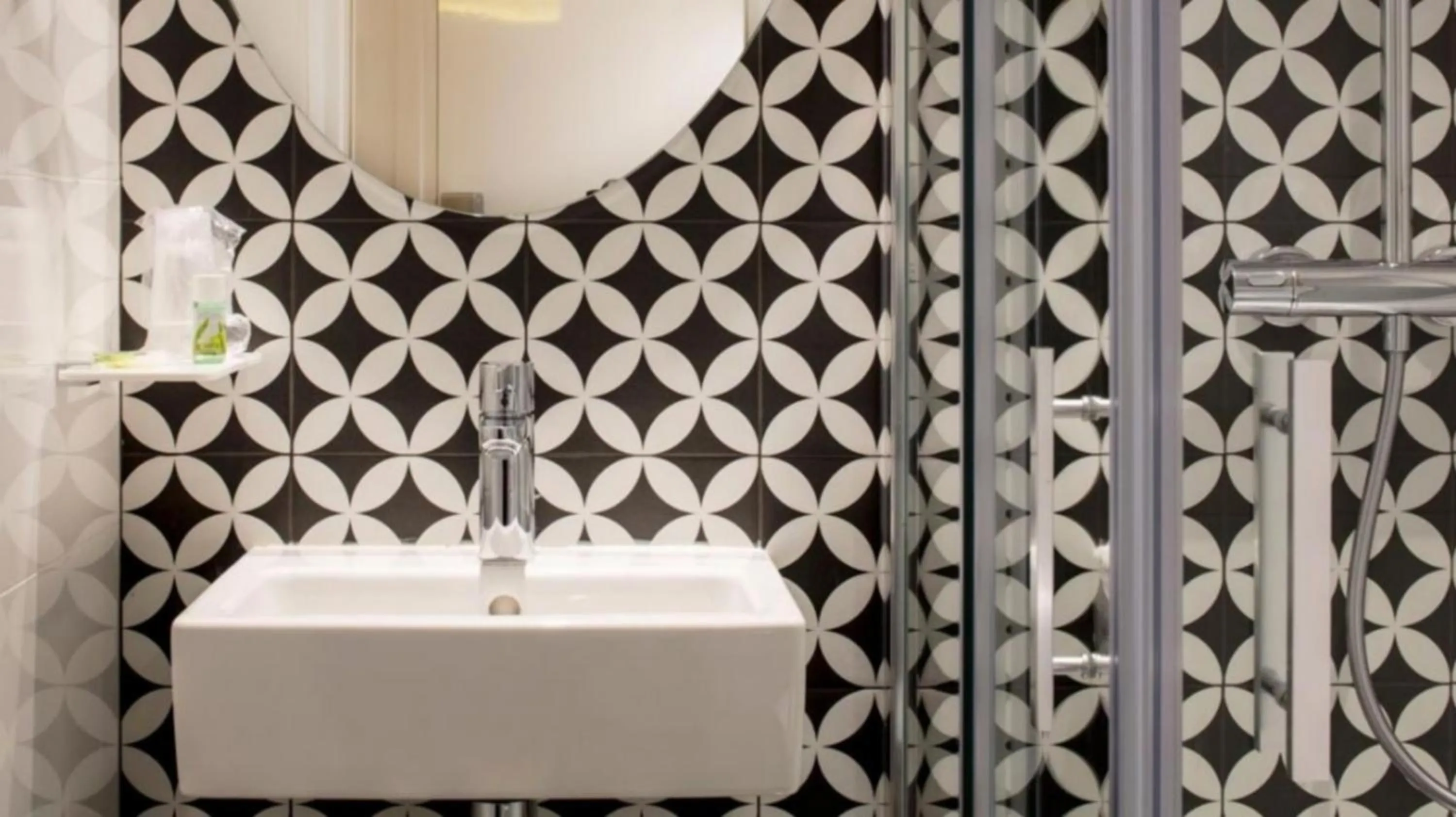 Bathroom in Nouvel Hôtel Eiffel