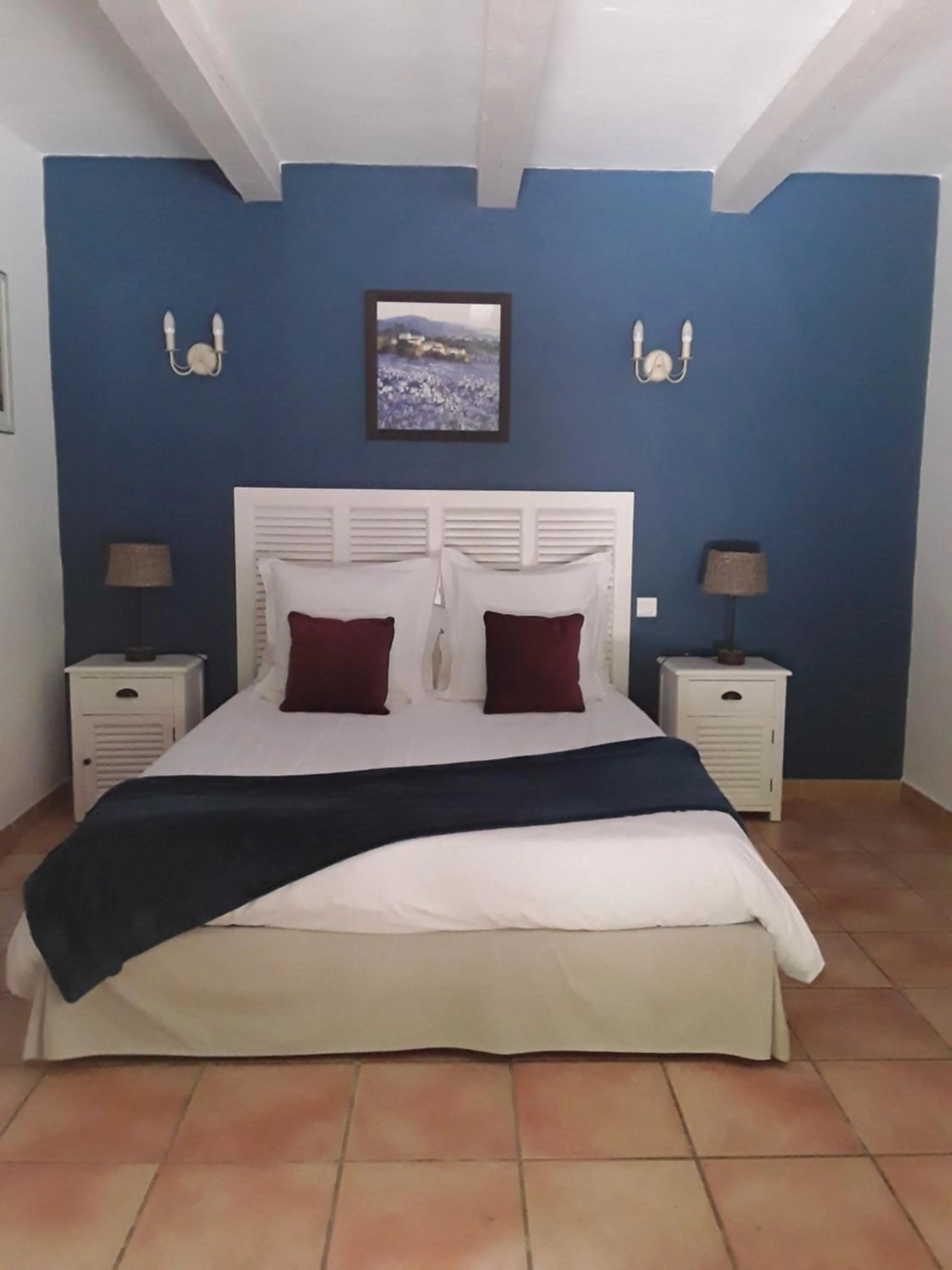 Photo of the whole room, Bed in Mas de l'ile