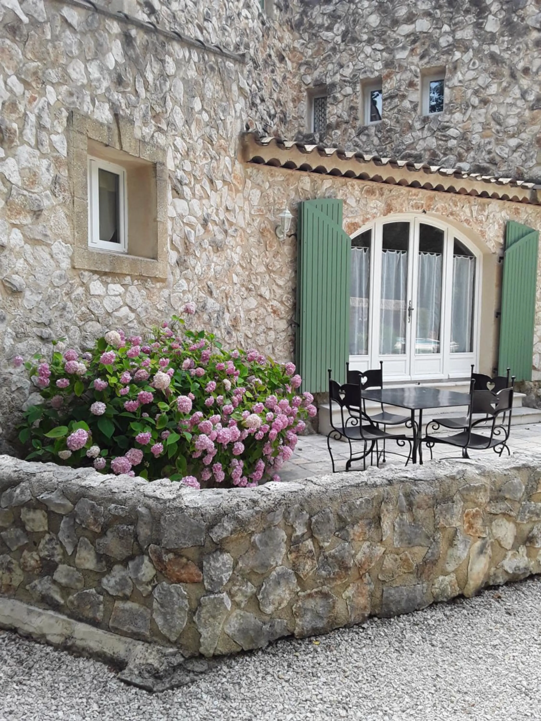 Patio in Mas de l'ile