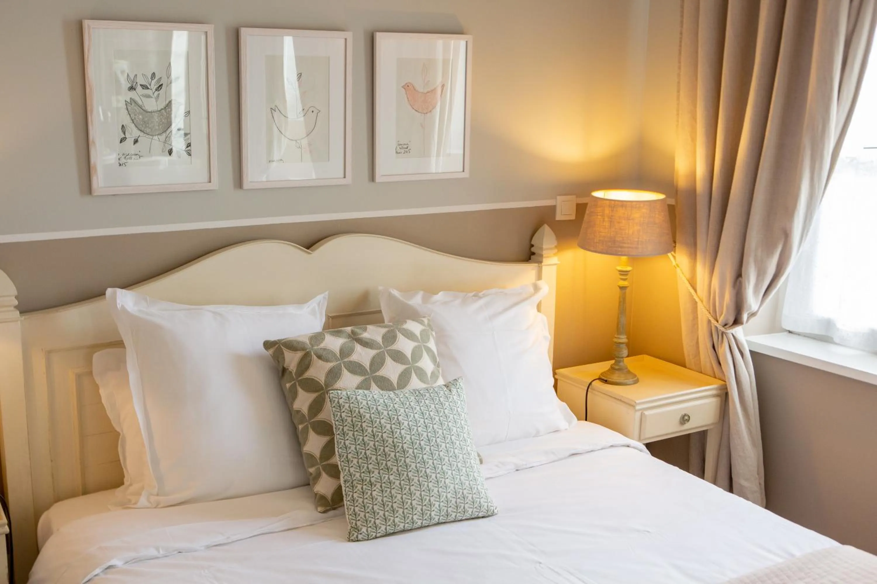 Bedroom, Bed in Hôtel Traiteur Les Ormes, The Originals Relais