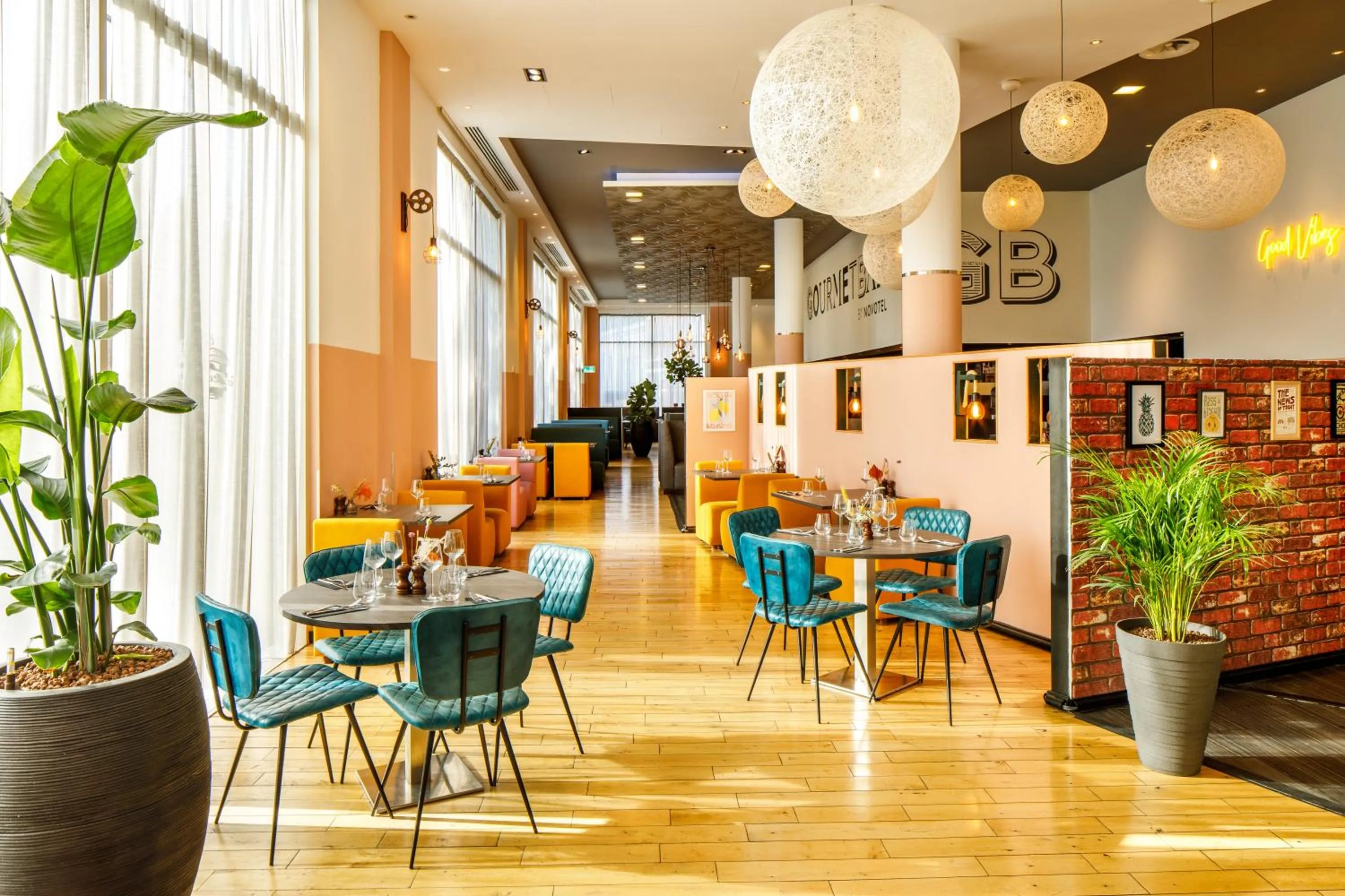 Restaurant/places to eat in Novotel London Greenwich