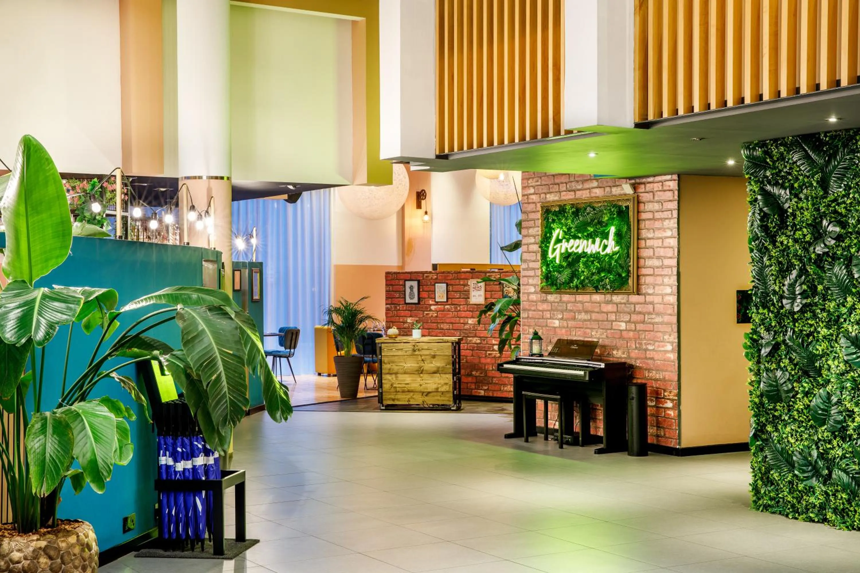 Restaurant/places to eat in Novotel London Greenwich