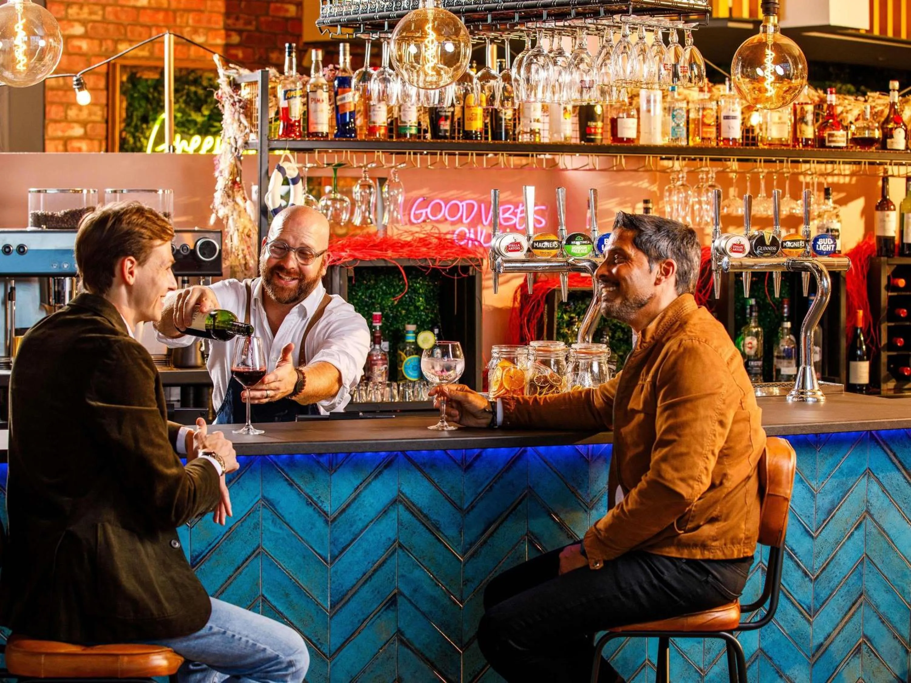 Lounge or bar in Novotel London Greenwich