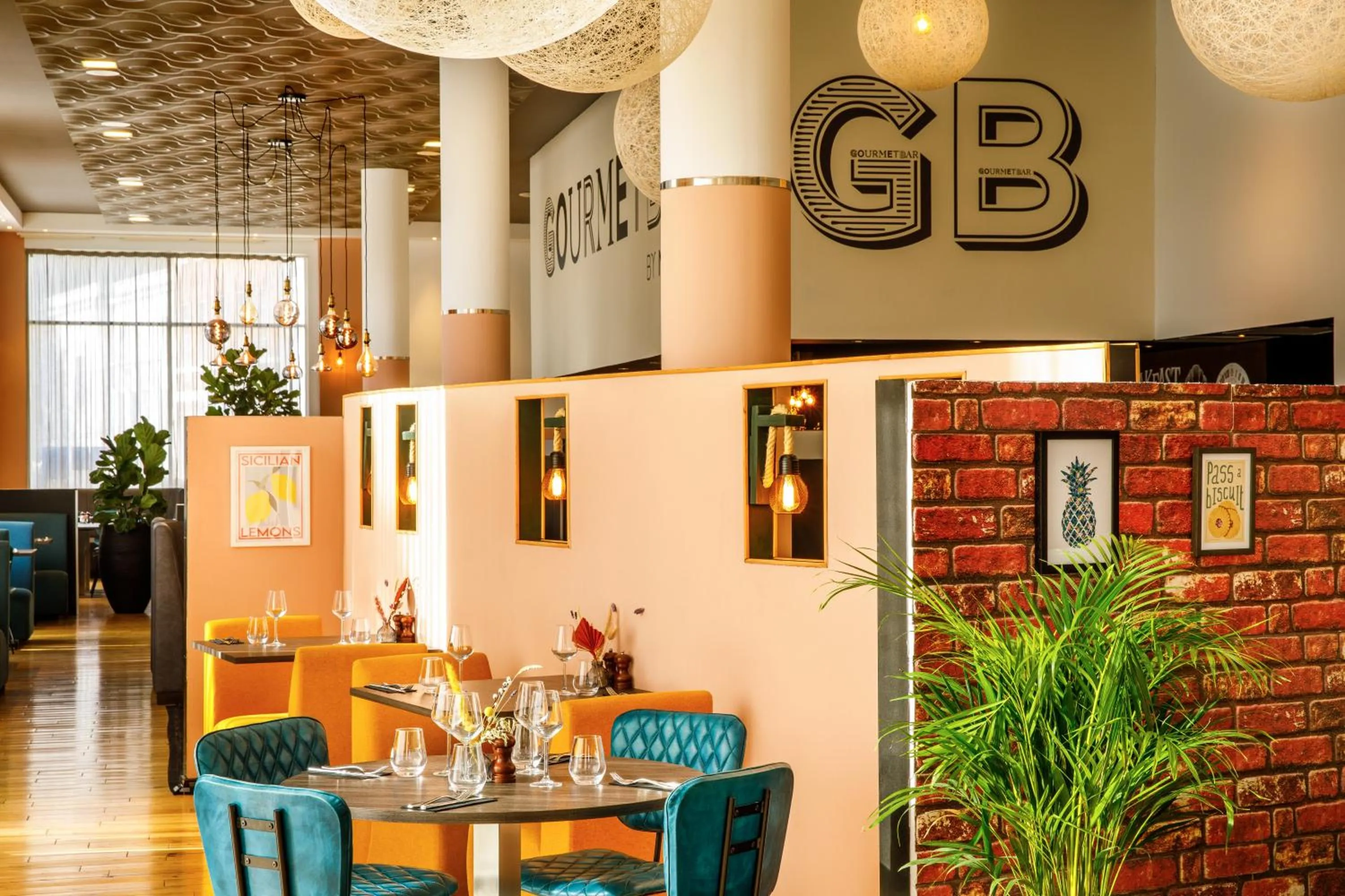 Restaurant/places to eat in Novotel London Greenwich