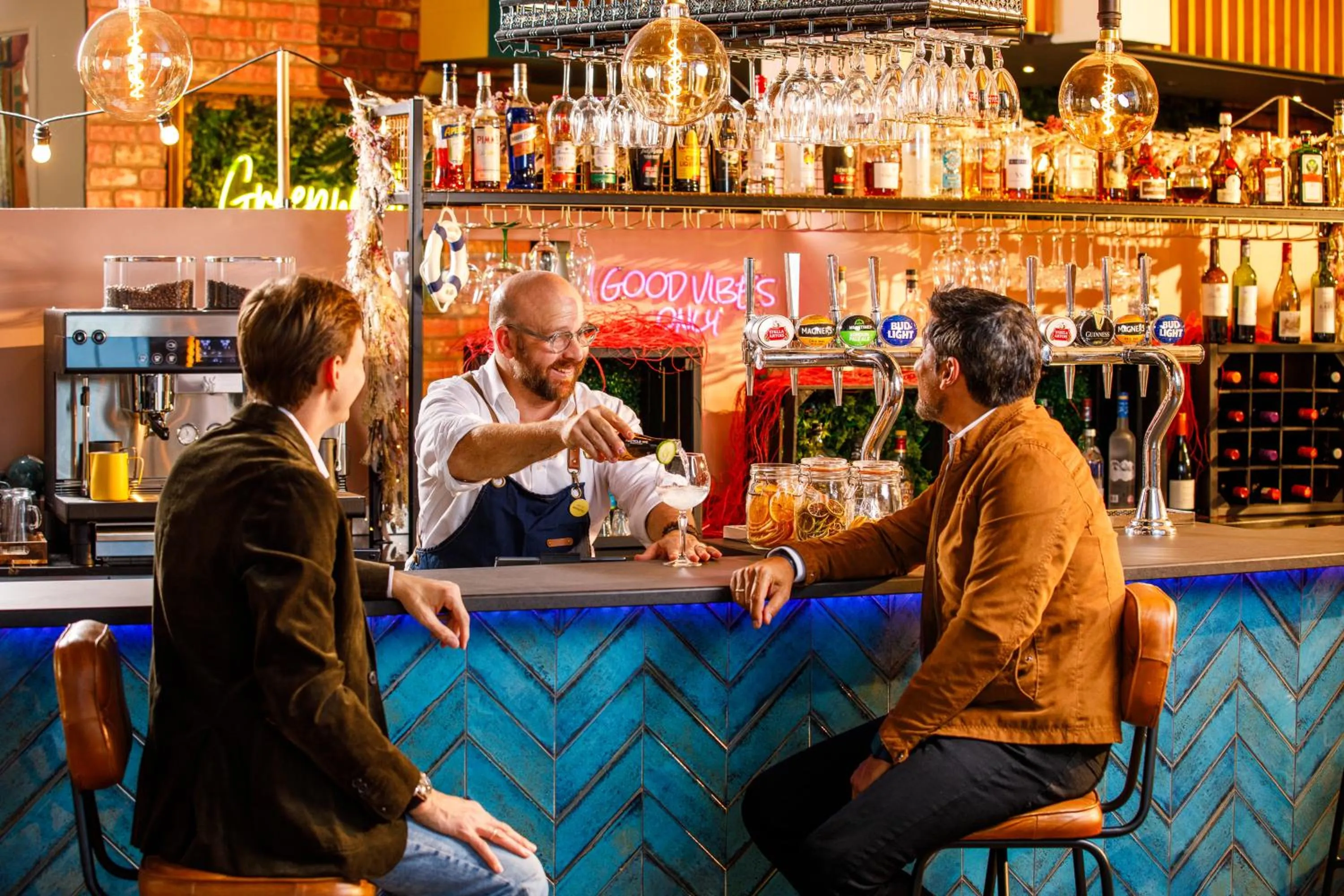 Lounge or bar in Novotel London Greenwich