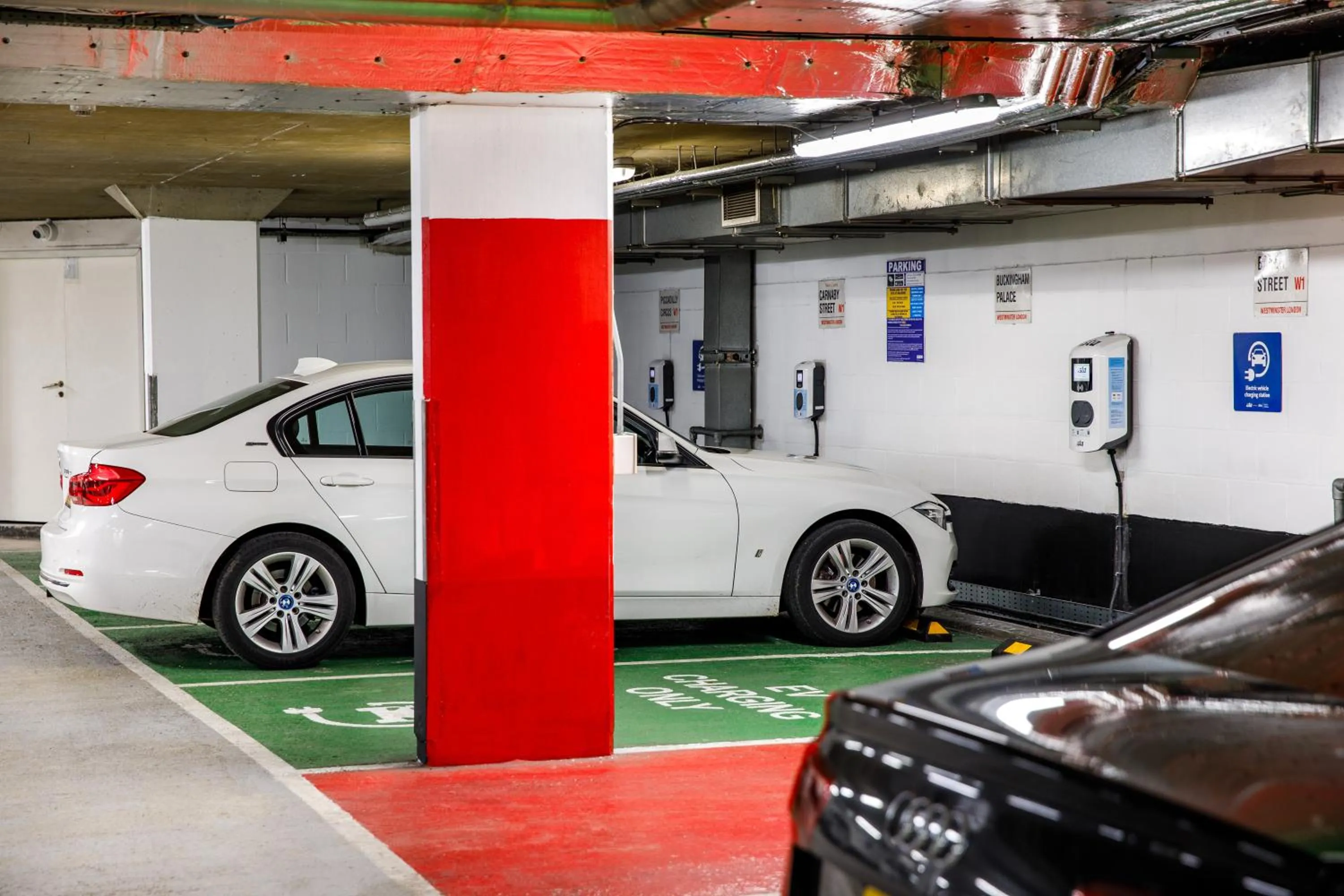 Parking in Novotel London Greenwich