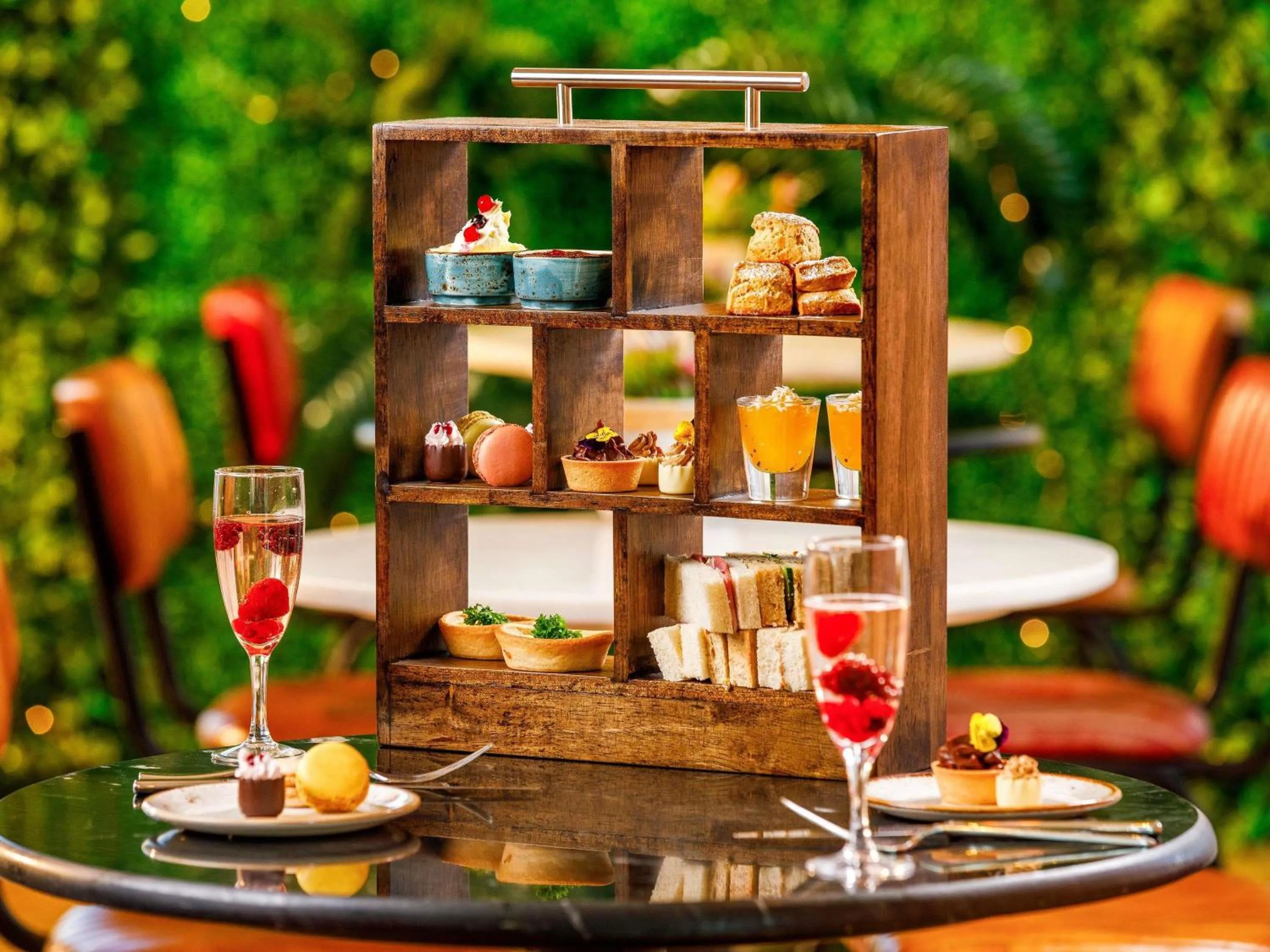 Lounge or bar in Novotel London Greenwich