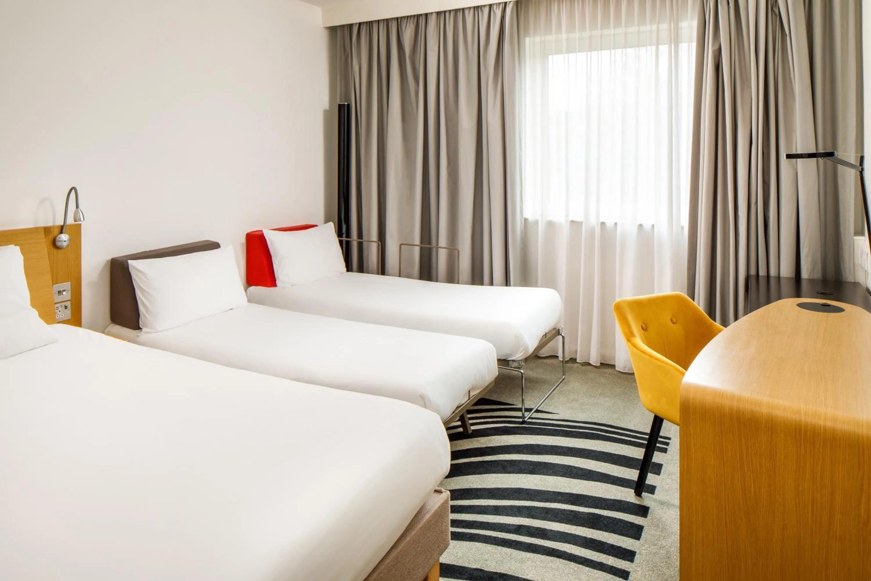 Bedroom, Bed in Novotel London Greenwich