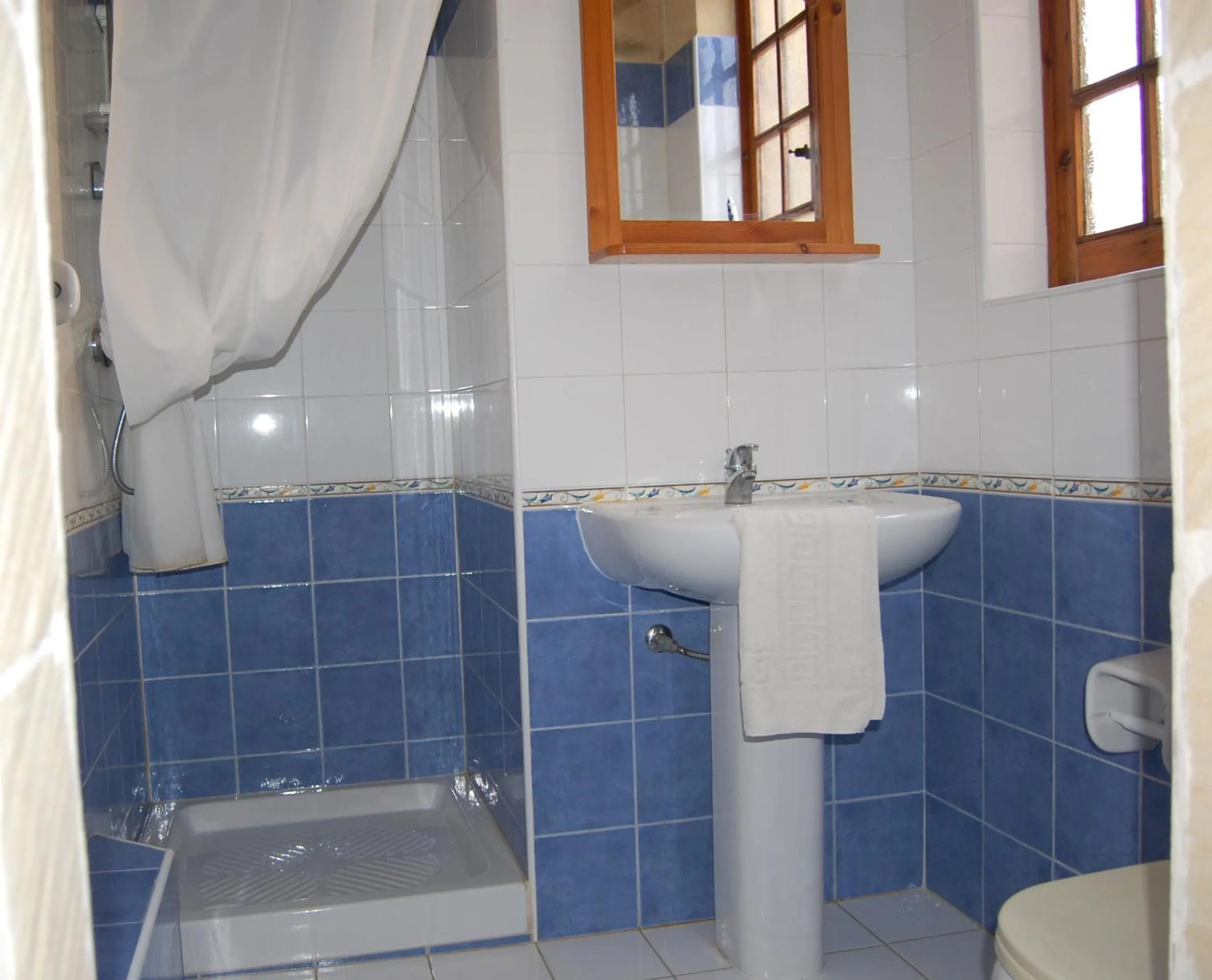 Shower in Mood Farmhouse Mythology