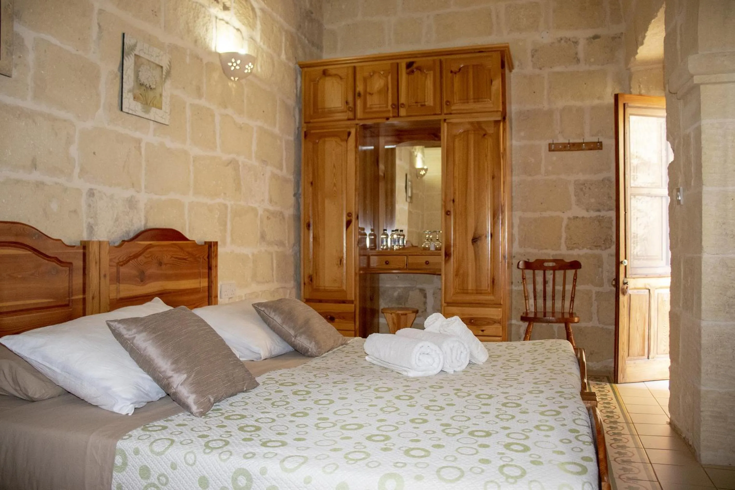 Bed in Mood Farmhouse Mythology