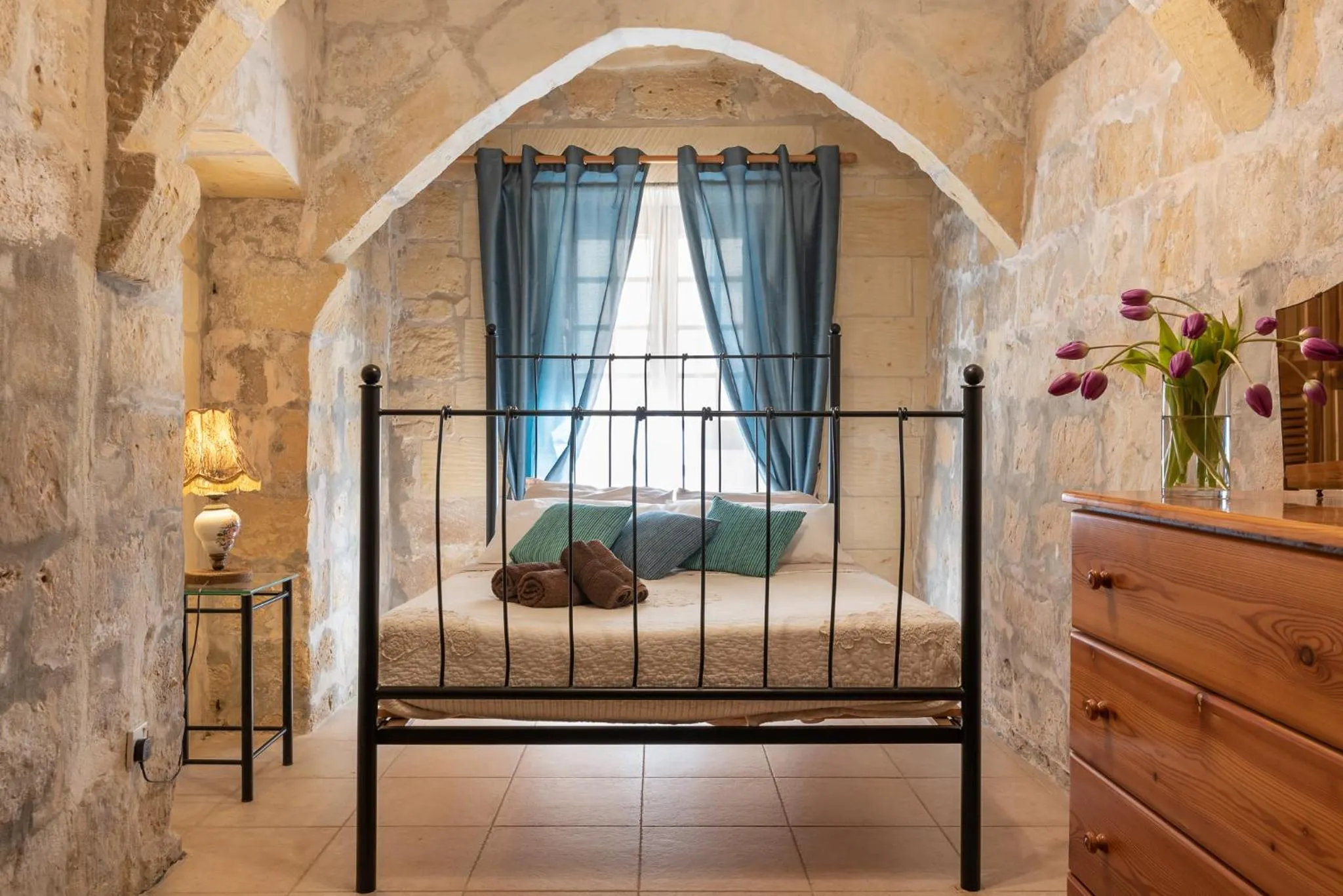 Photo of the whole room in Mood Farmhouse Mythology