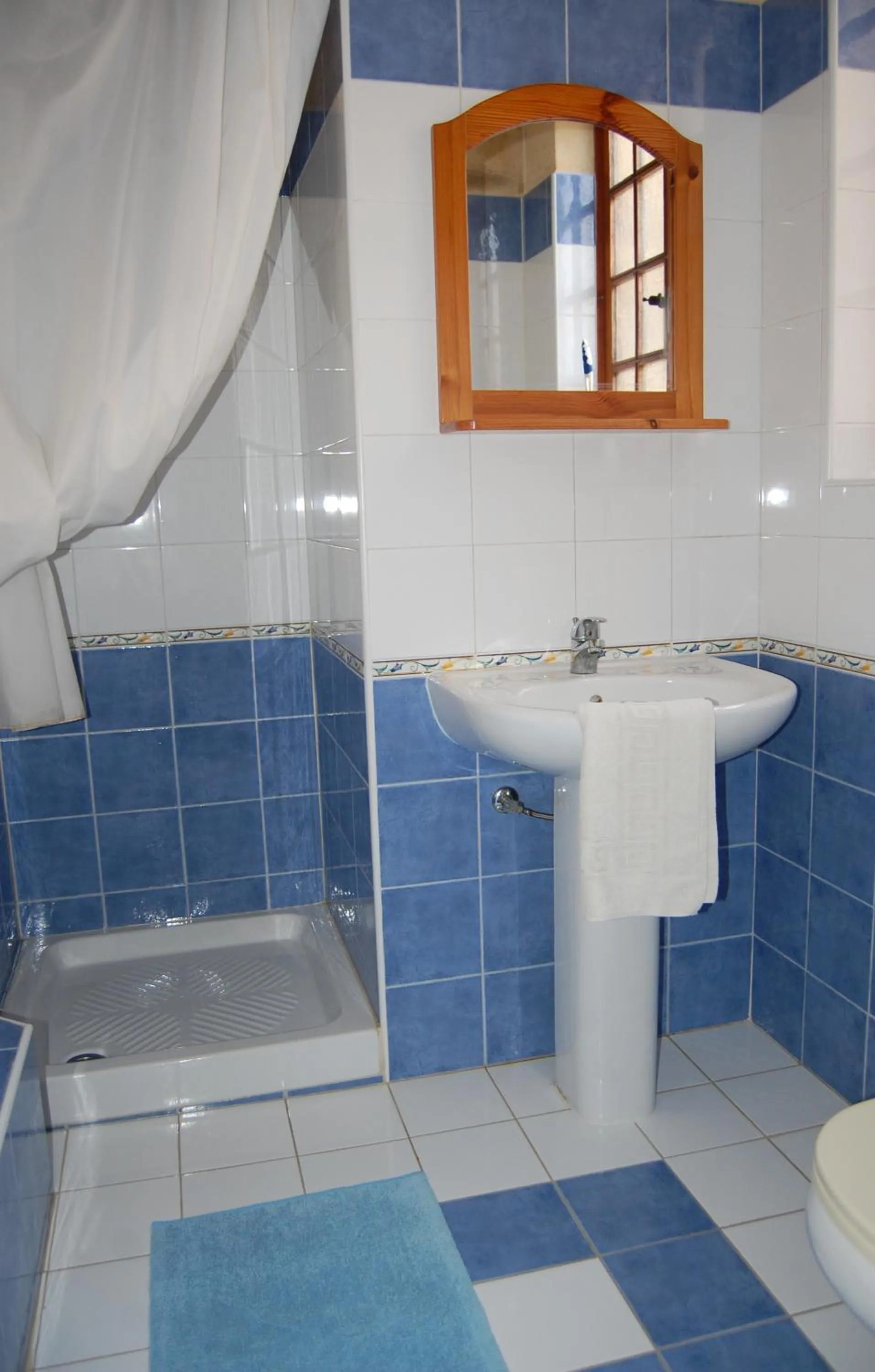 Shower in Mood Farmhouse Mythology