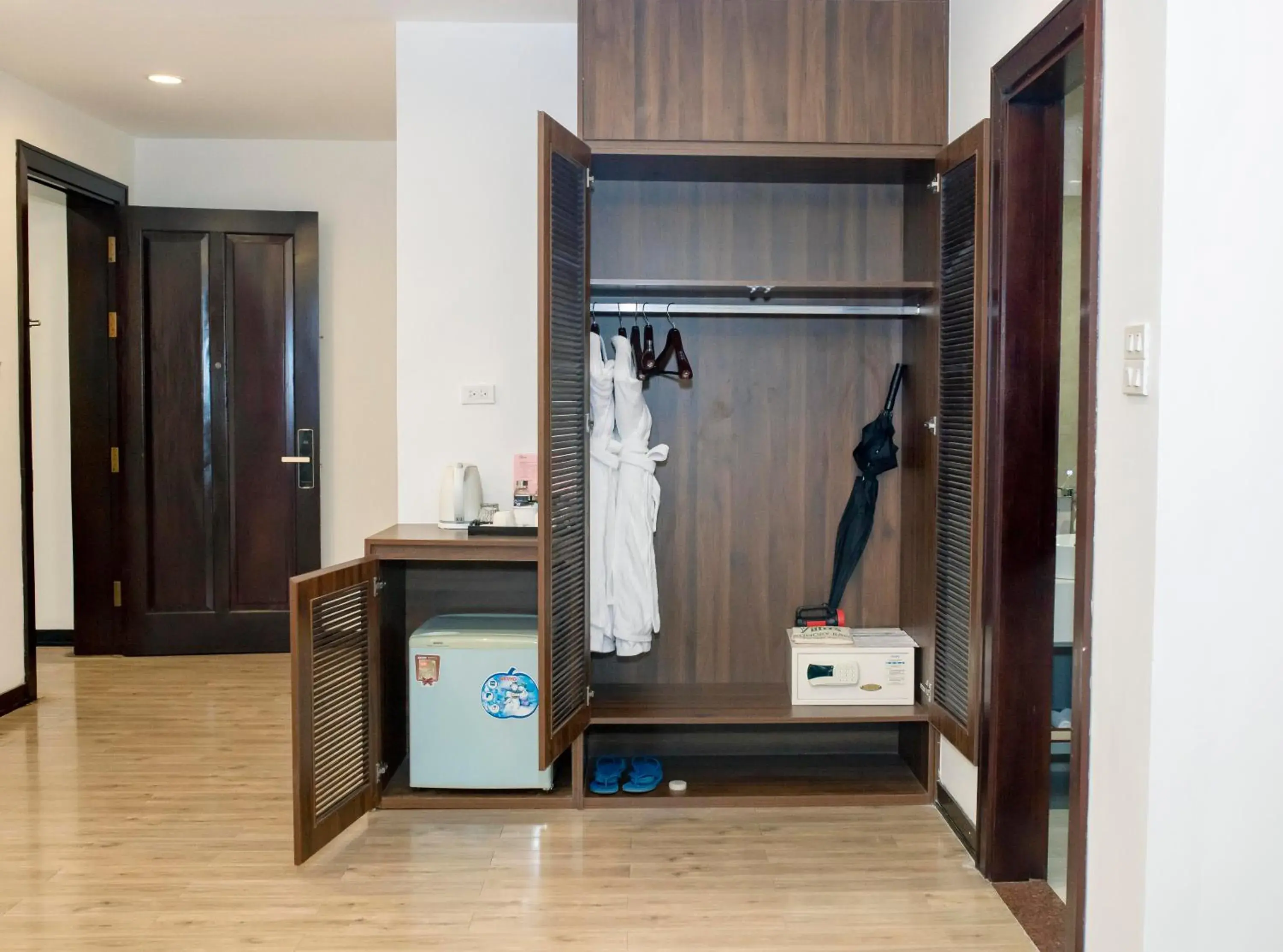 Deluxe King Room in NCC Garden Villas - NCC Hotel Deluxe King Room in NCC Garden Villas - NCC Hotel