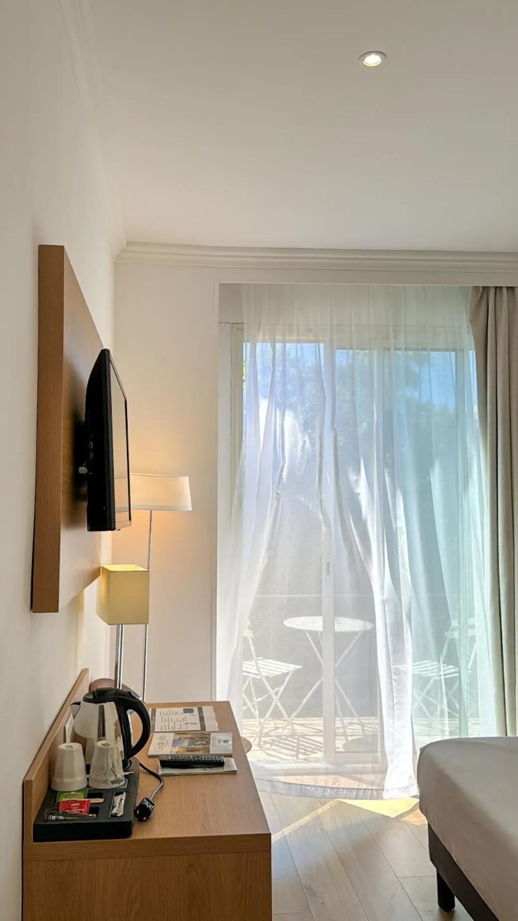 Bed in Hotel Carlton Nice, Partially Renovated