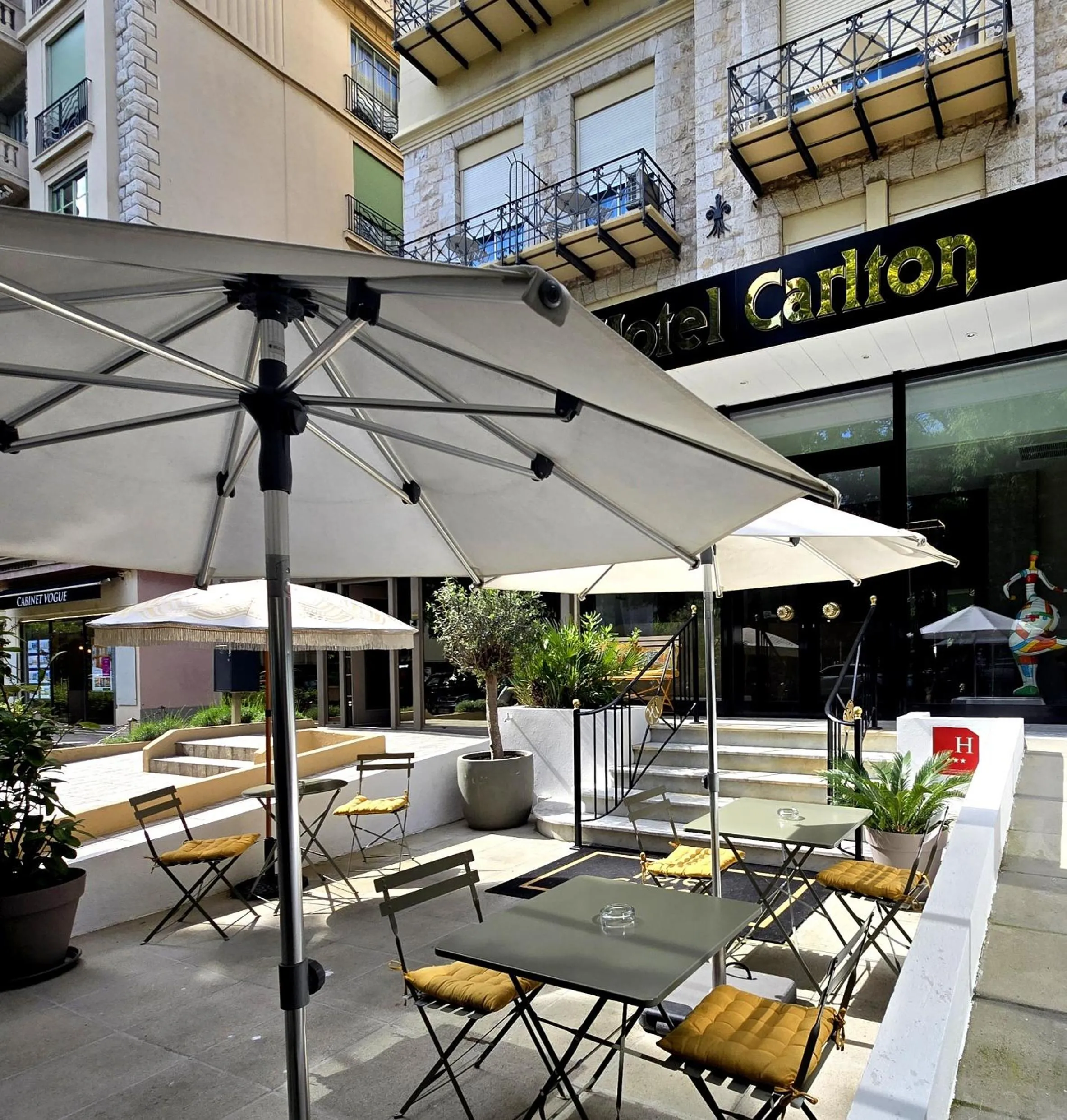 Patio in Hotel Carlton Nice