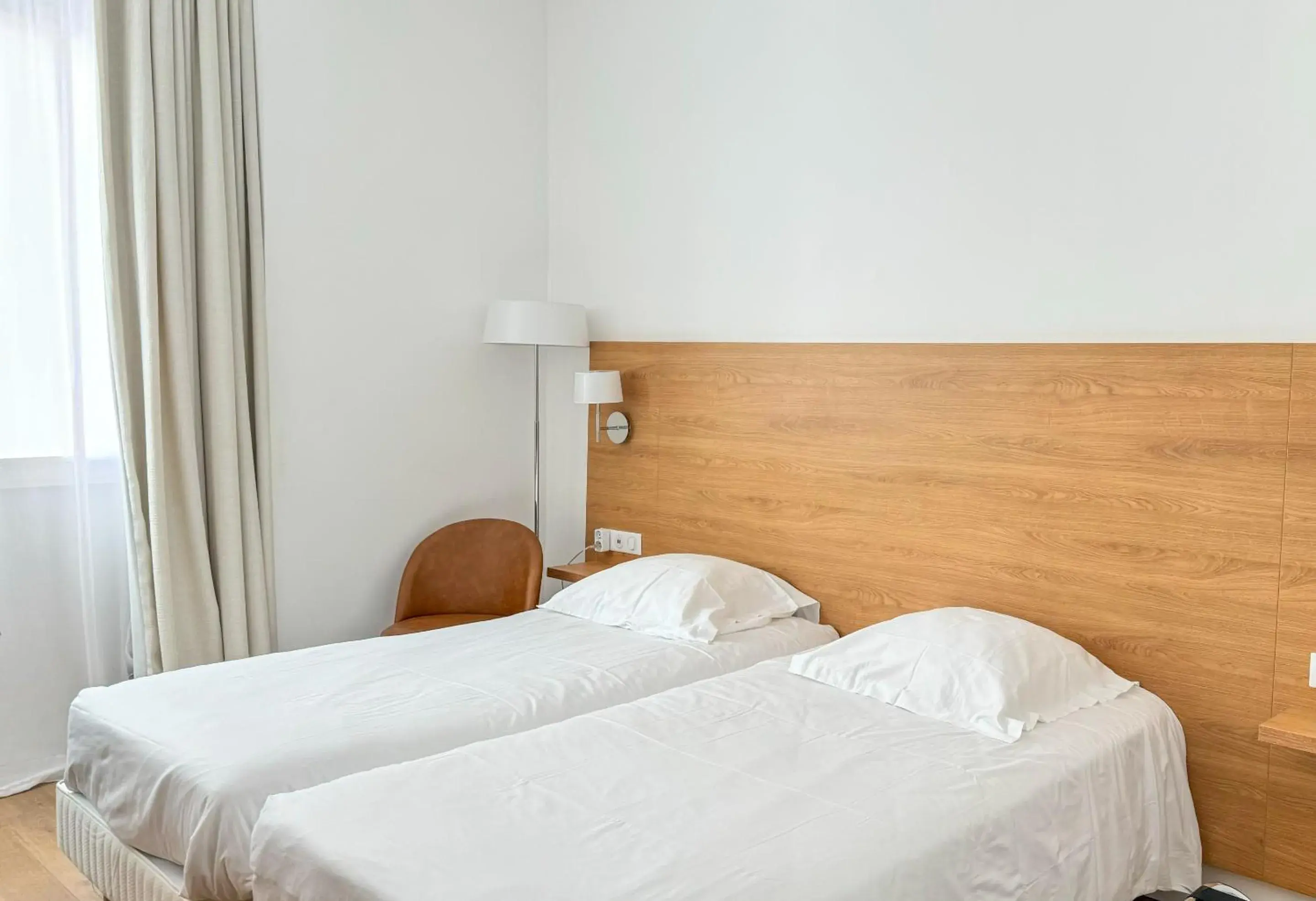 Economy Twin Room in Hotel Carlton Nice, Partially Renovated Economy Twin Room in Hotel Carlton Nice, Partially Renovated