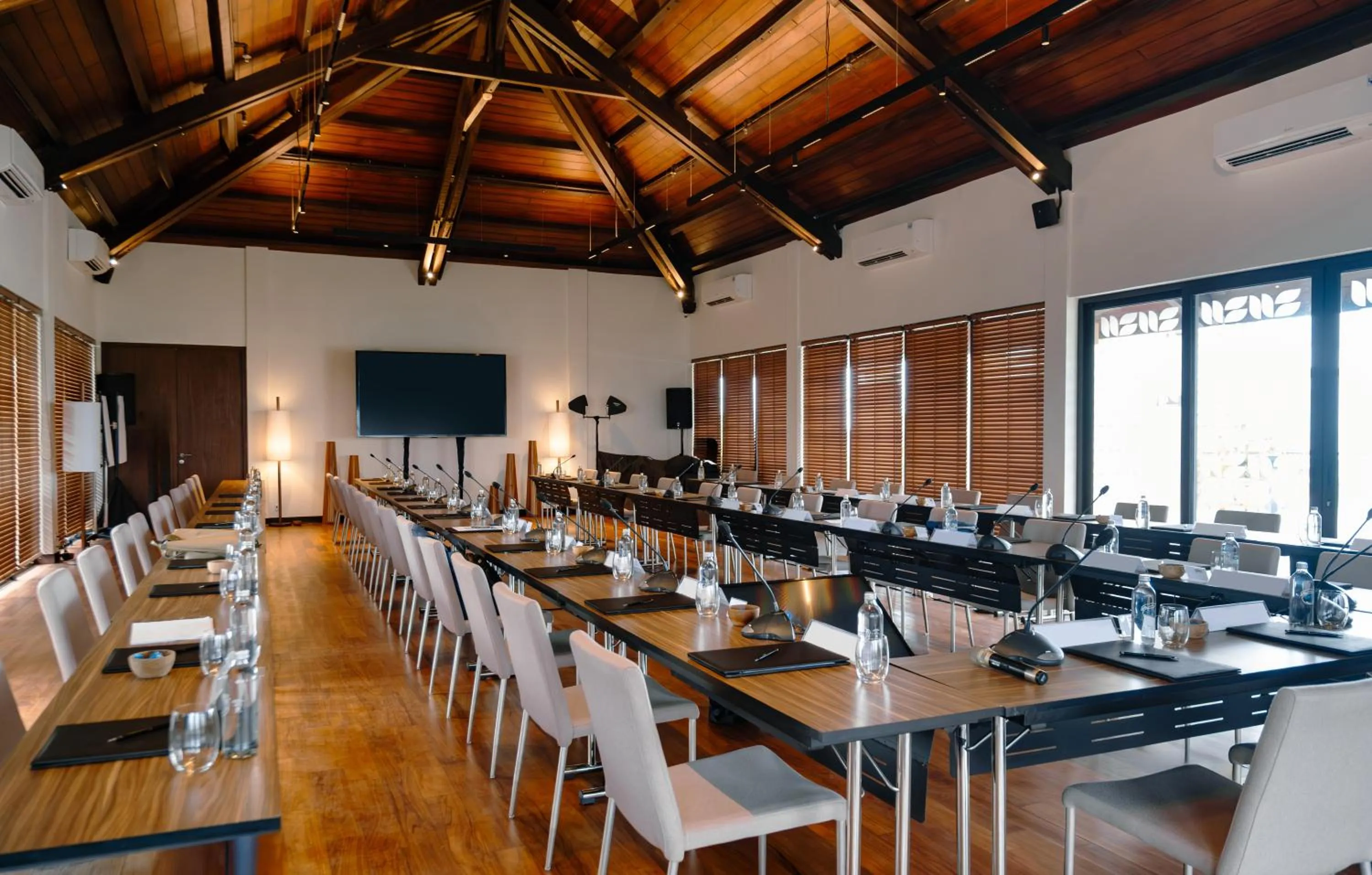 Meeting/conference room in Kleo Seminyak, part of JdV by Hyatt