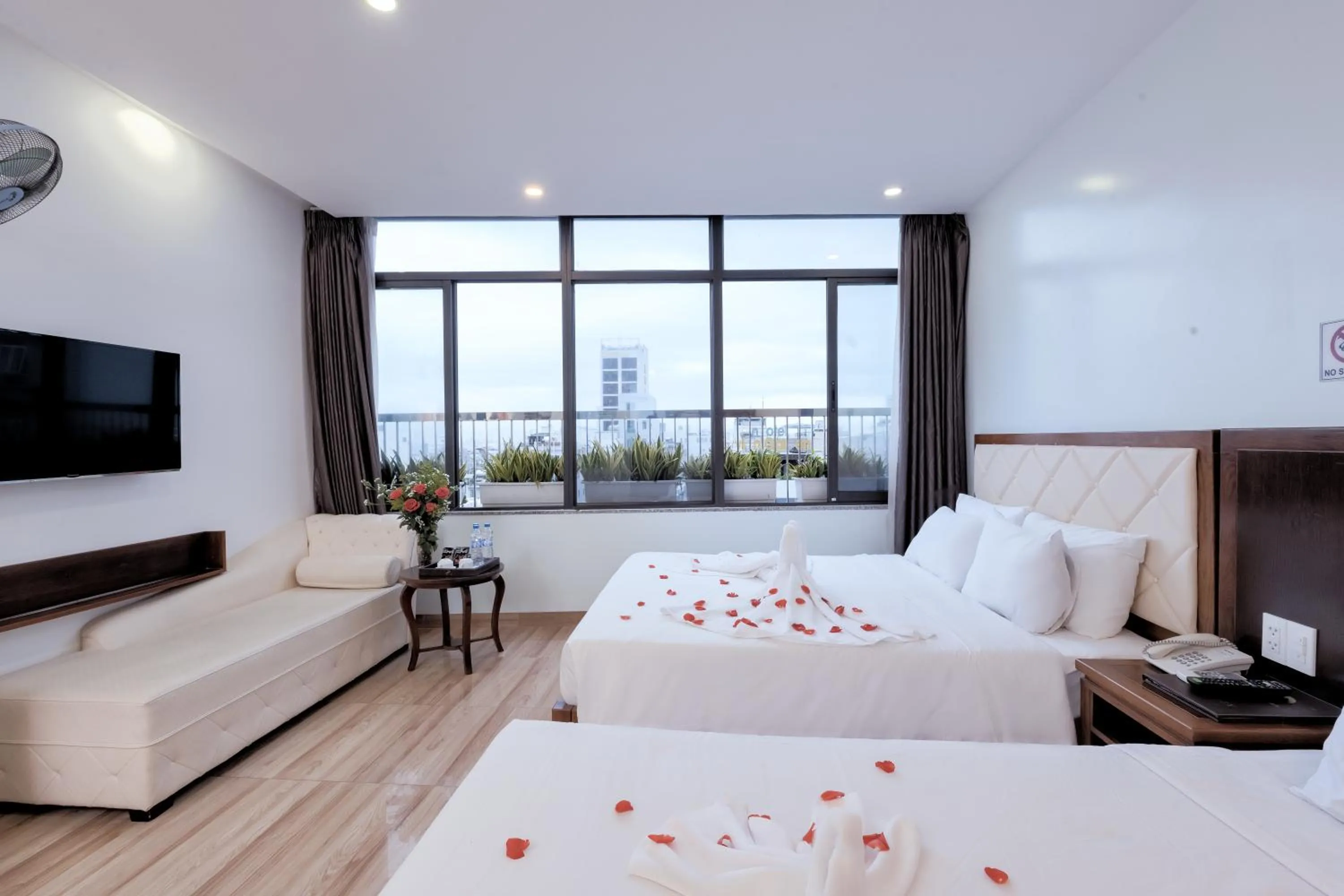 Natural landscape, Bed in DaNa Sailing Hotel